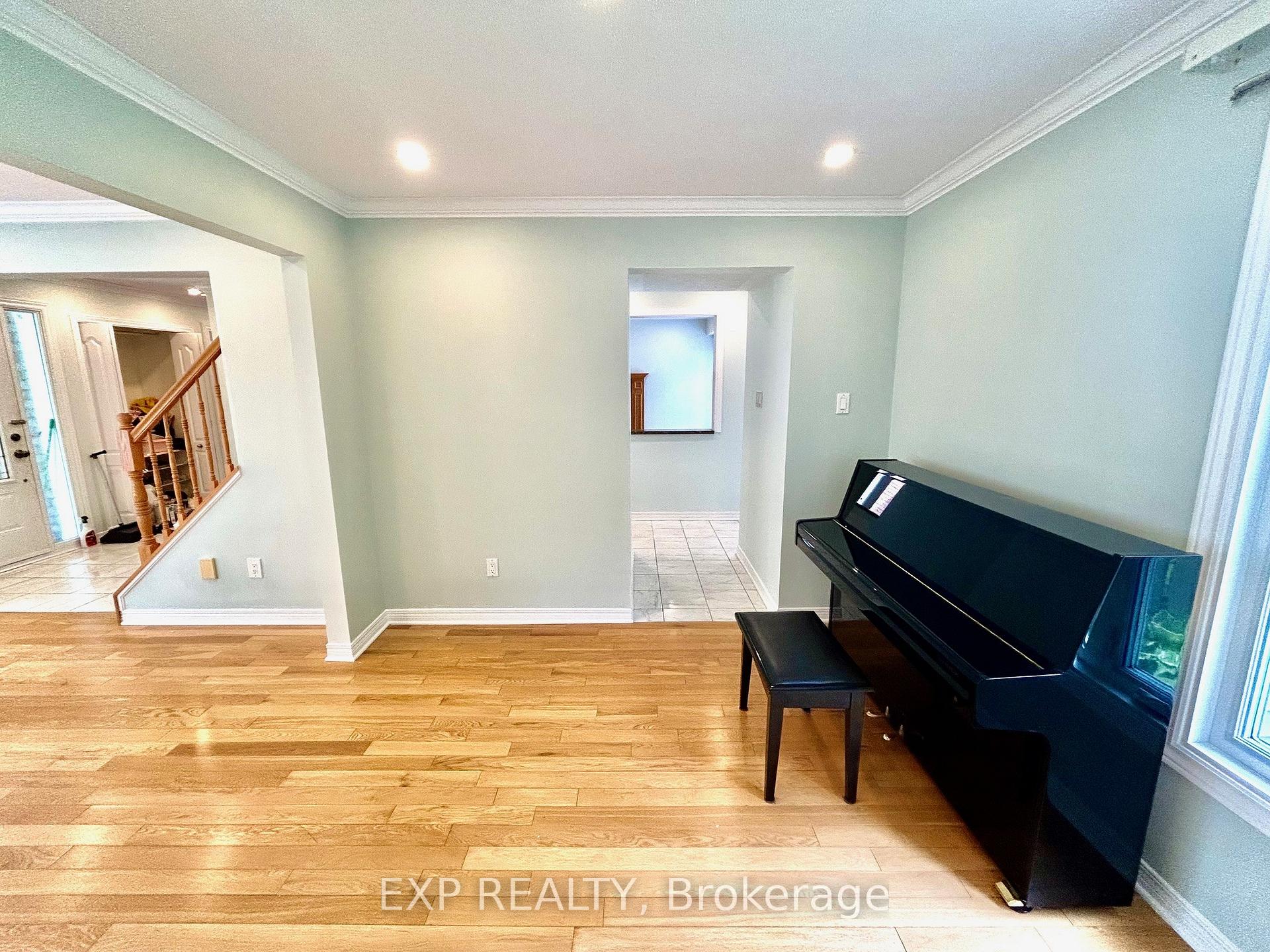 Photo 12 of 135 Picasso Drive, Ottawa, Hunt Club Park — HOMEH