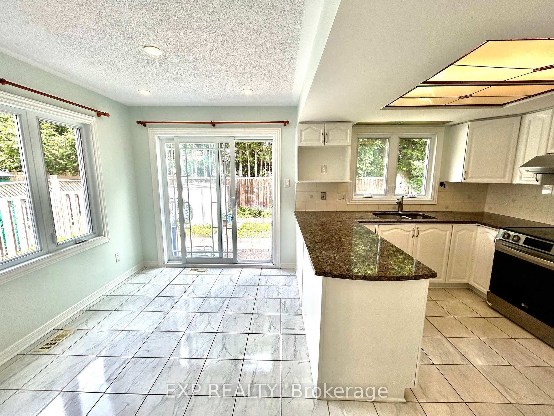 Photo 13 of 135 Picasso Drive, Ottawa, Hunt Club Park — HOMEH