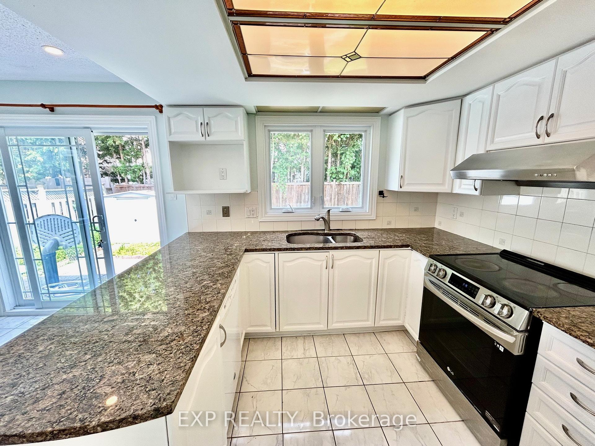 Photo 17 of 135 Picasso Drive, Ottawa, Hunt Club Park — HOMEH