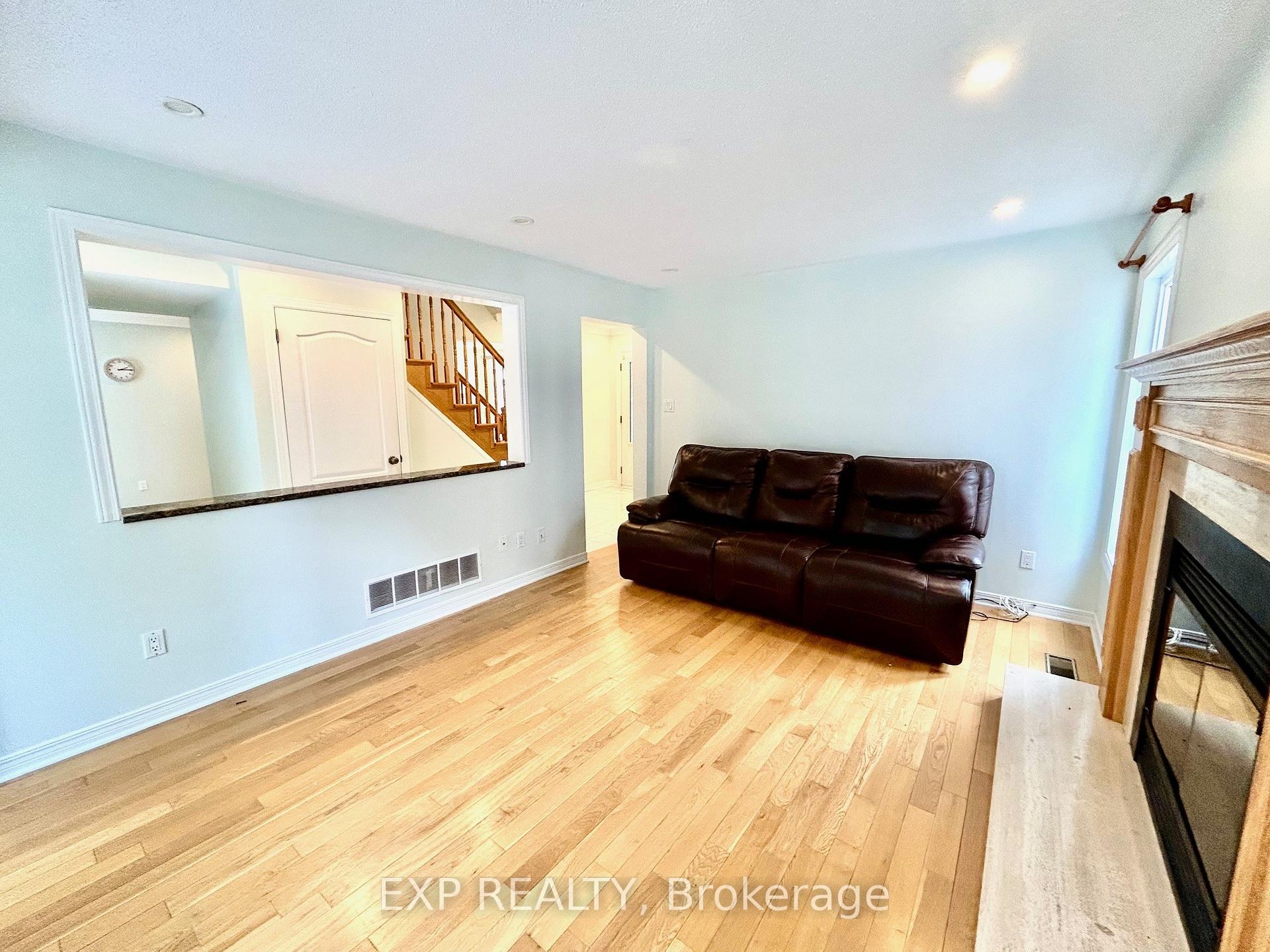 Photo 19 of 135 Picasso Drive, Ottawa, Hunt Club Park — HOMEH