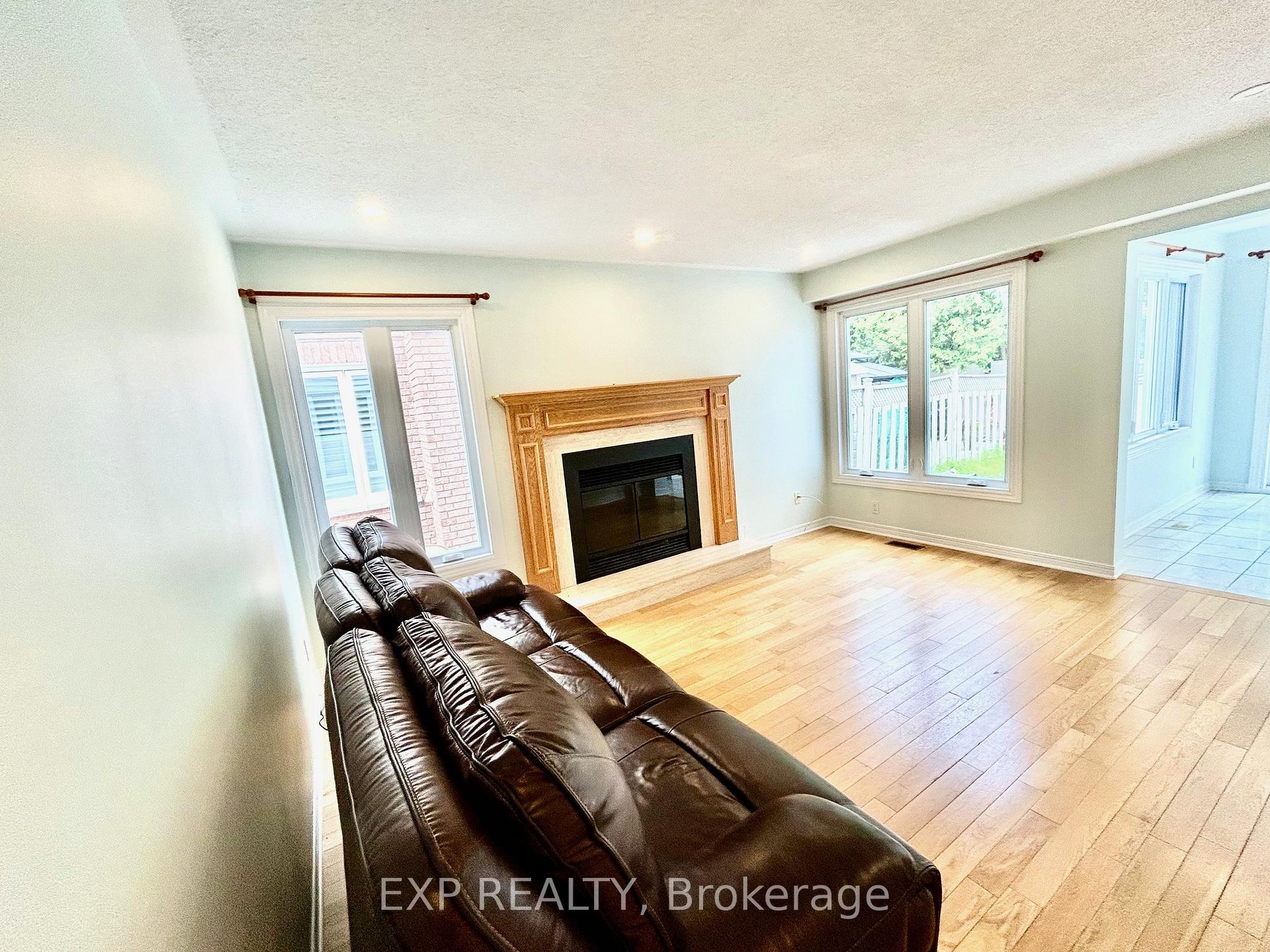 Photo 20 of 135 Picasso Drive, Ottawa, Hunt Club Park — HOMEH
