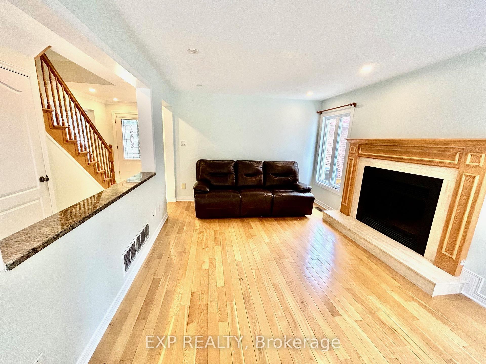 Photo 22 of 135 Picasso Drive, Ottawa, Hunt Club Park — HOMEH