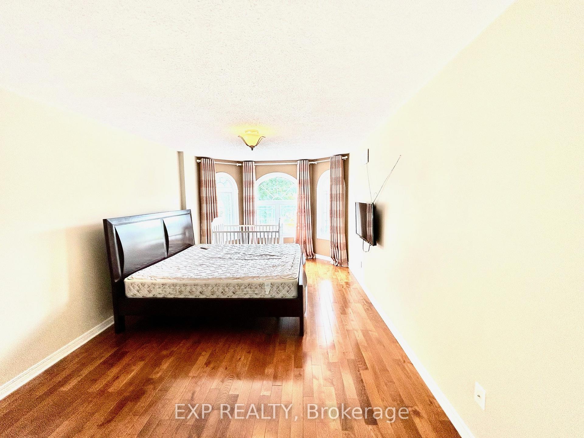 Photo 27 of 135 Picasso Drive, Ottawa, Hunt Club Park — HOMEH