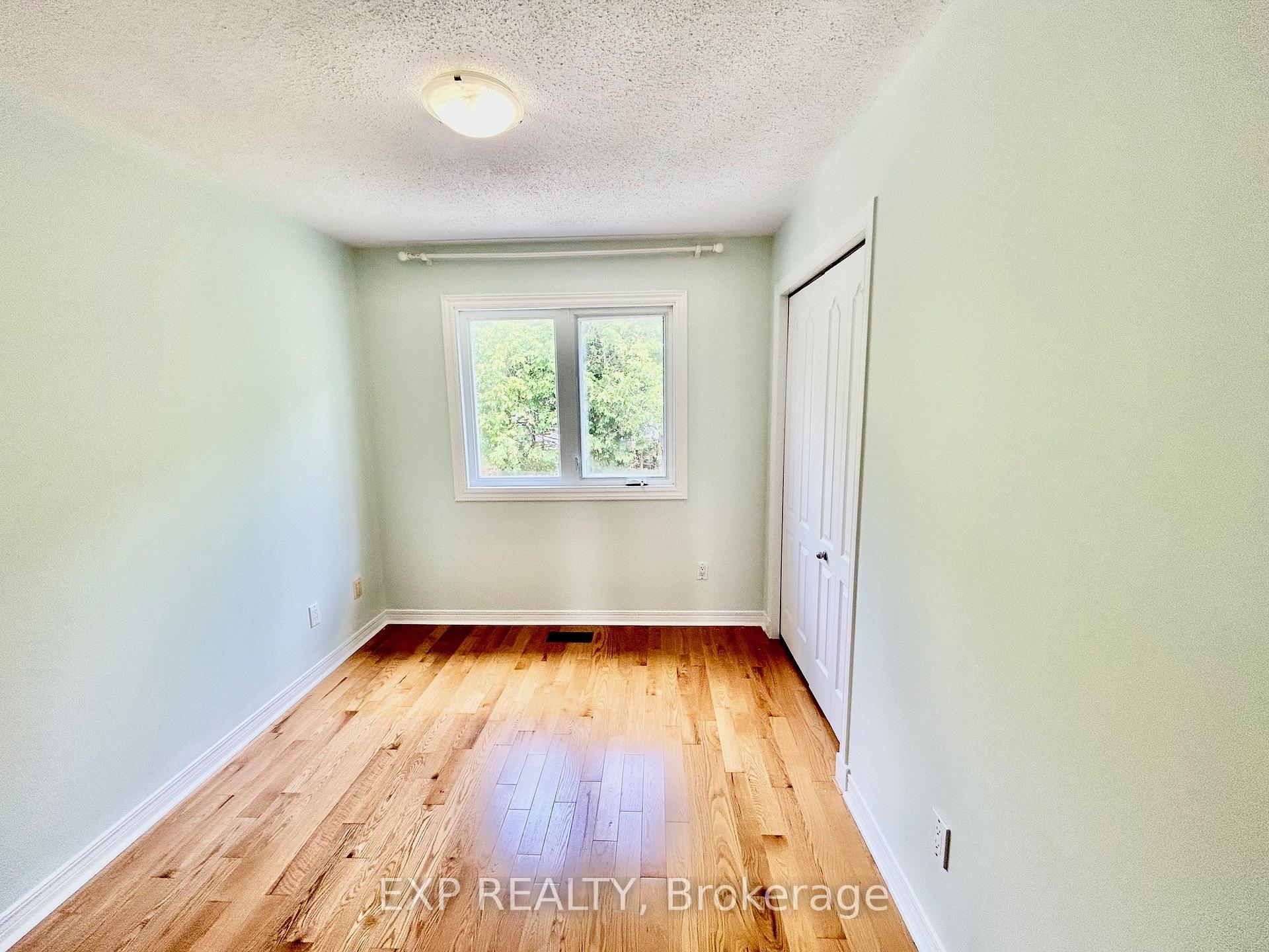 Photo 33 of 135 Picasso Drive, Ottawa, Hunt Club Park — HOMEH
