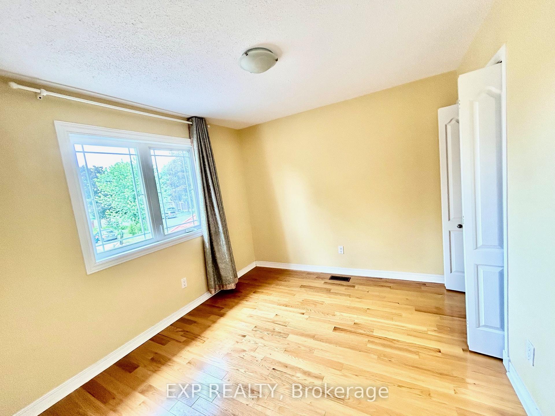 Photo 36 of 135 Picasso Drive, Ottawa, Hunt Club Park — HOMEH