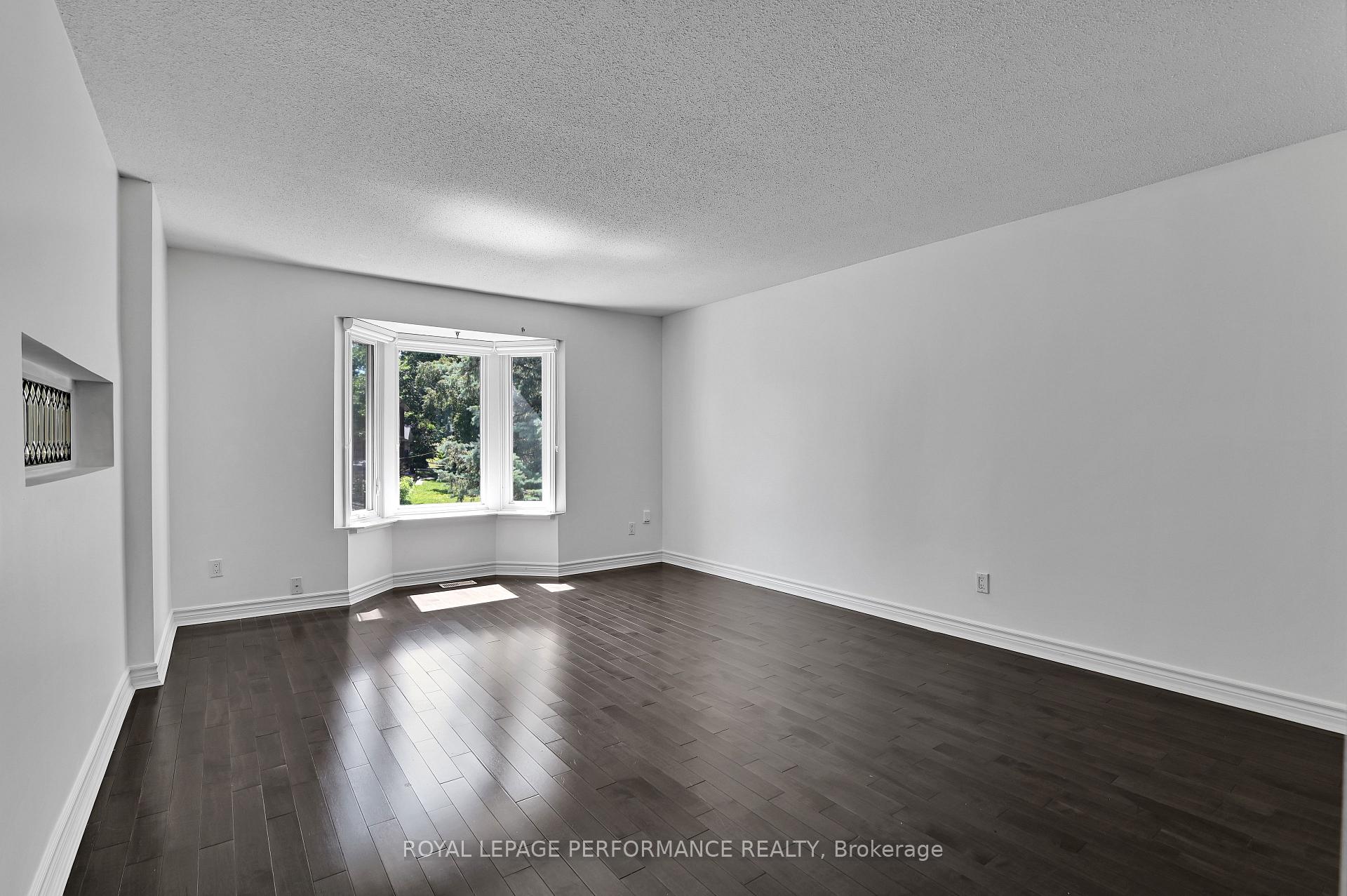 Photo 4 of 1280 Plante Drive, Ottawa, Hunt Club/Western Community — HOMEH