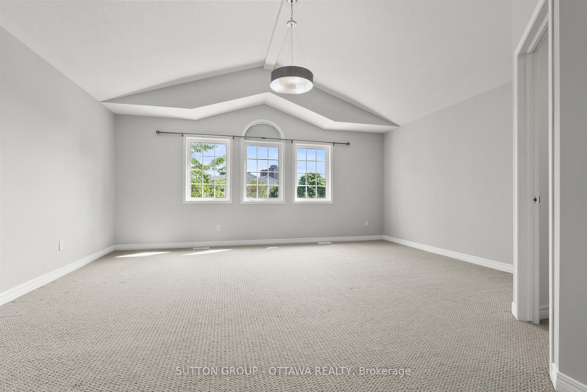 Photo 16 of 236 Colbert Crescent, Ottawa, Ridgemont — HOMEH