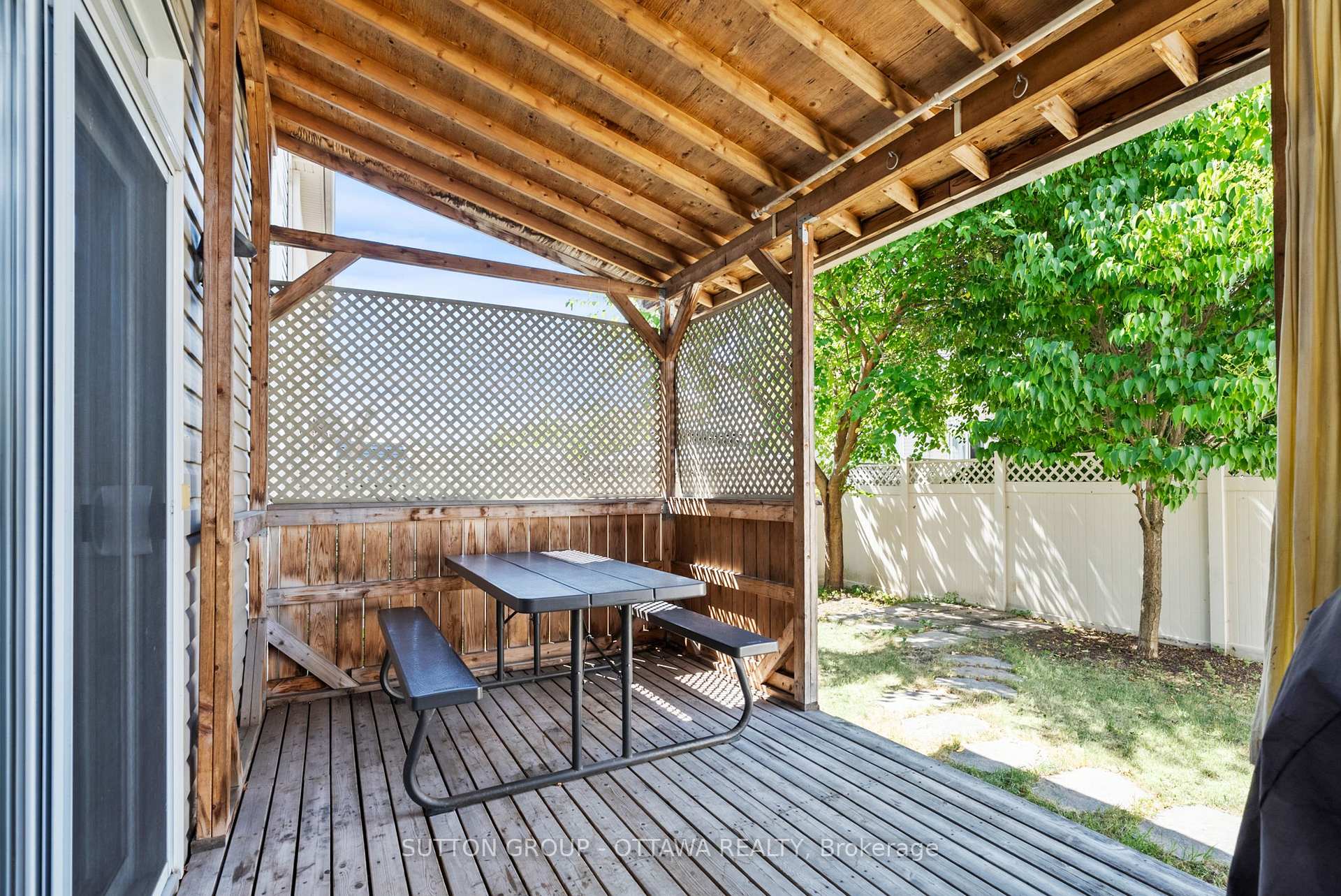 Photo 32 of 236 Colbert Crescent, Ottawa, Ridgemont — HOMEH