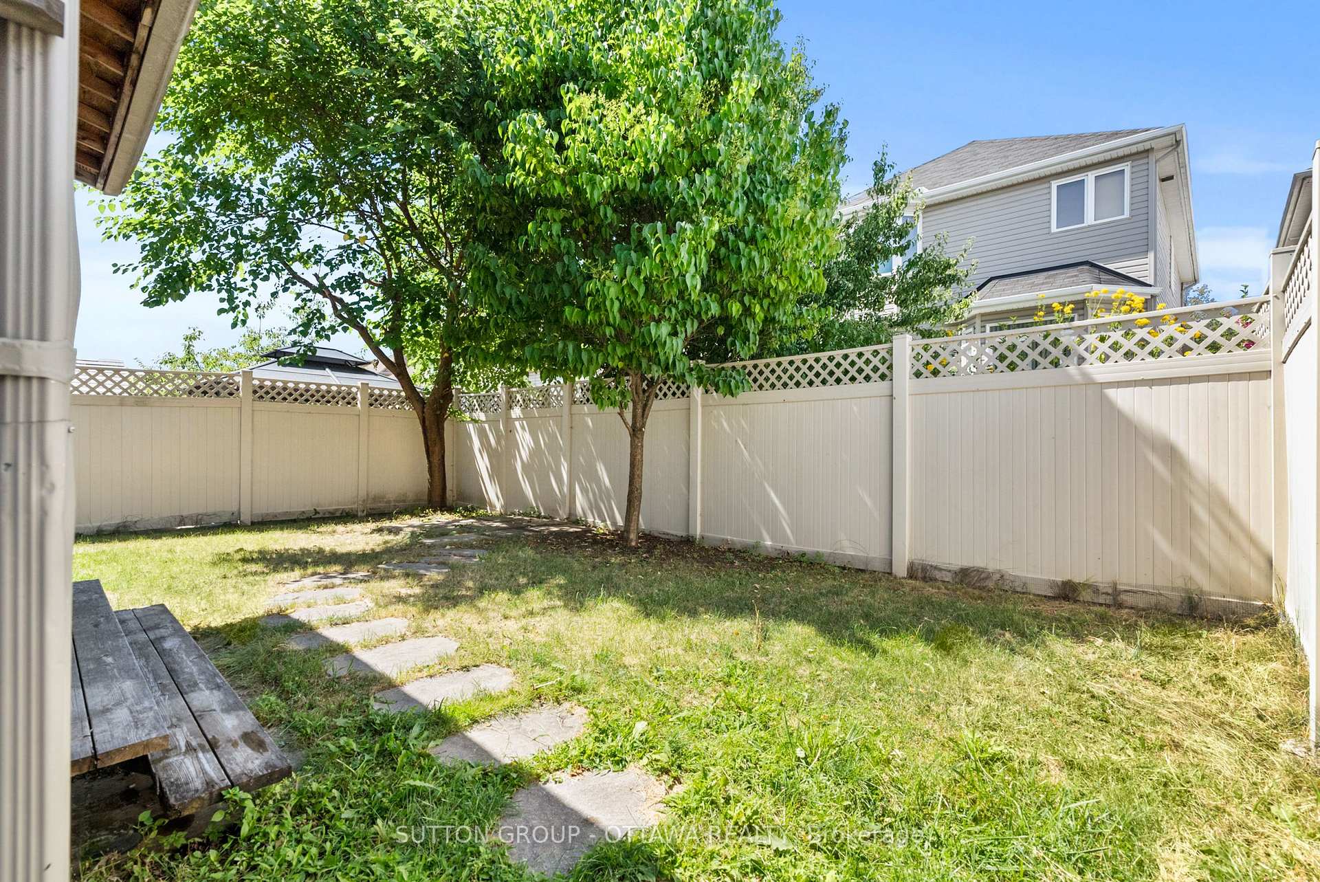 Photo 33 of 236 Colbert Crescent, Ottawa, Ridgemont — HOMEH