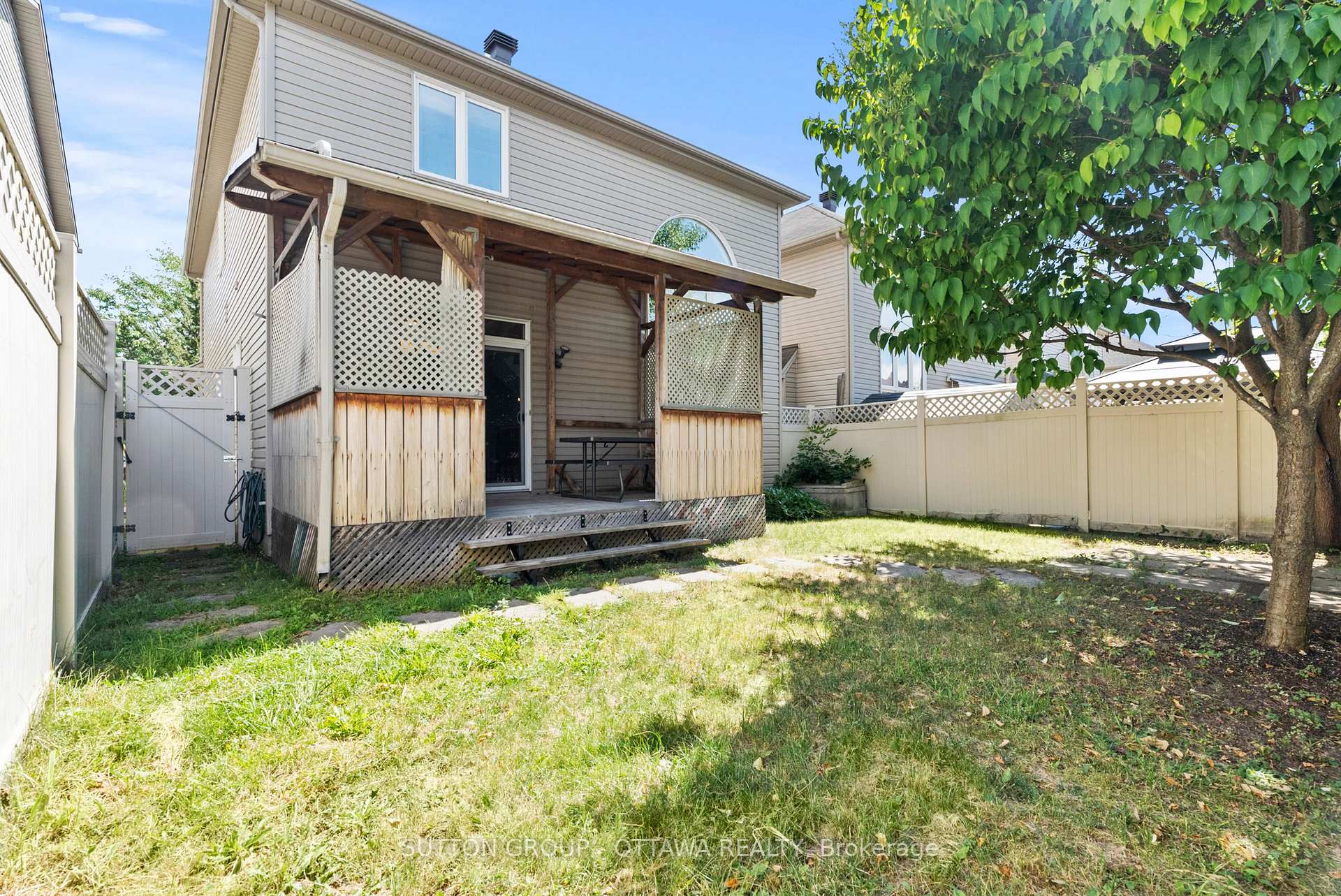 Photo 34 of 236 Colbert Crescent, Ottawa, Ridgemont — HOMEH