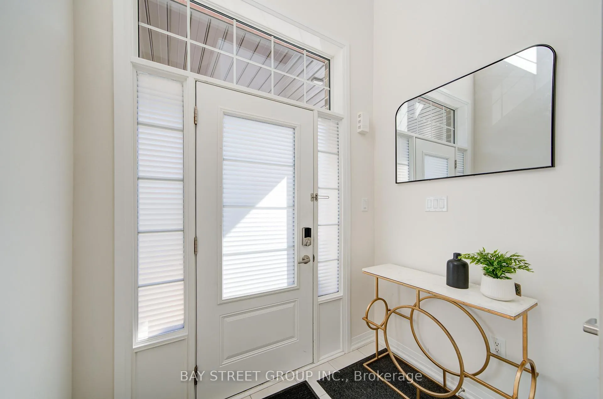 Photo 3 of 28 Sissons Way, Markham, Cedar Grove — HOMEH