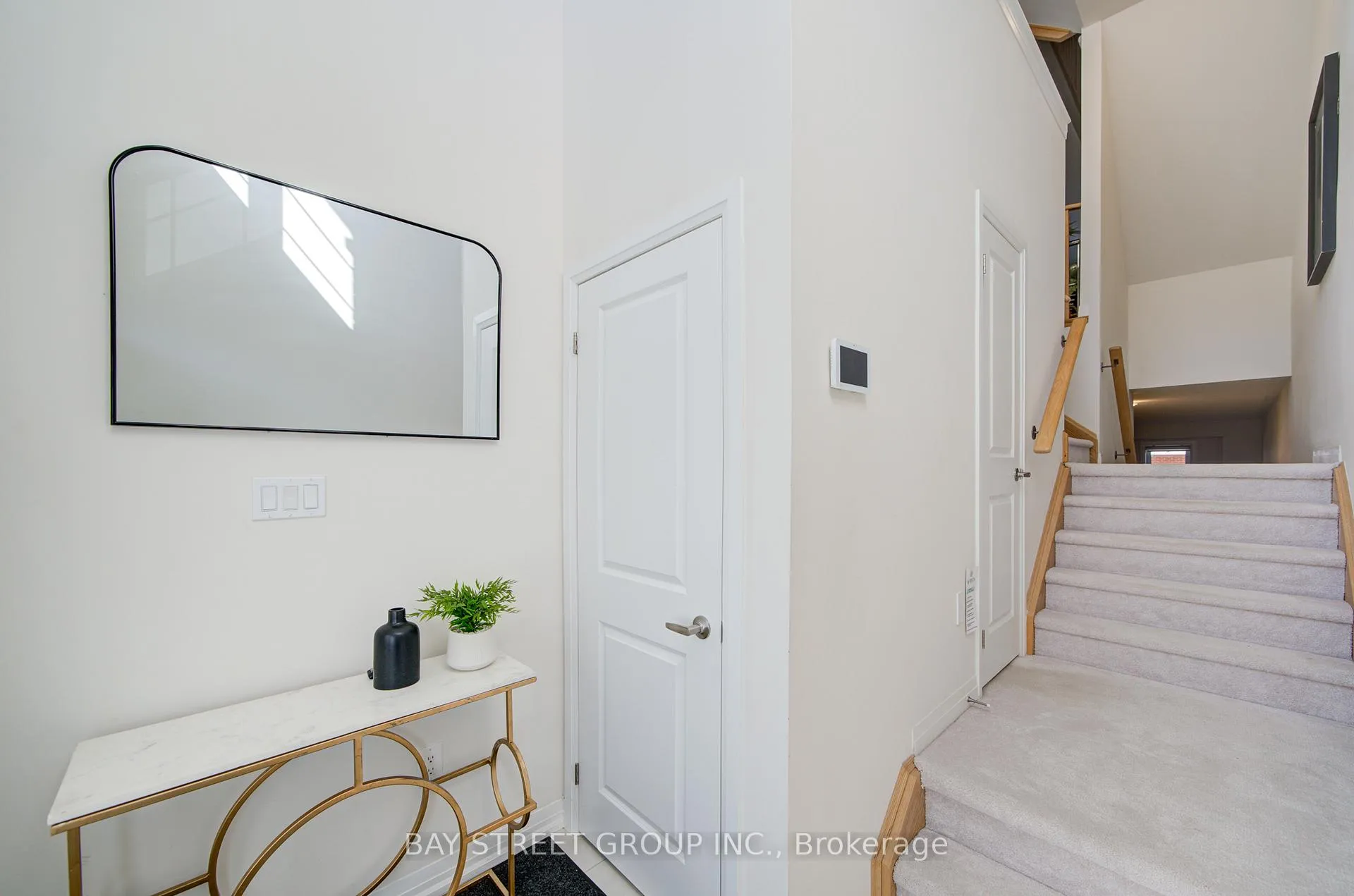 Photo 4 of 28 Sissons Way, Markham, Cedar Grove — HOMEH