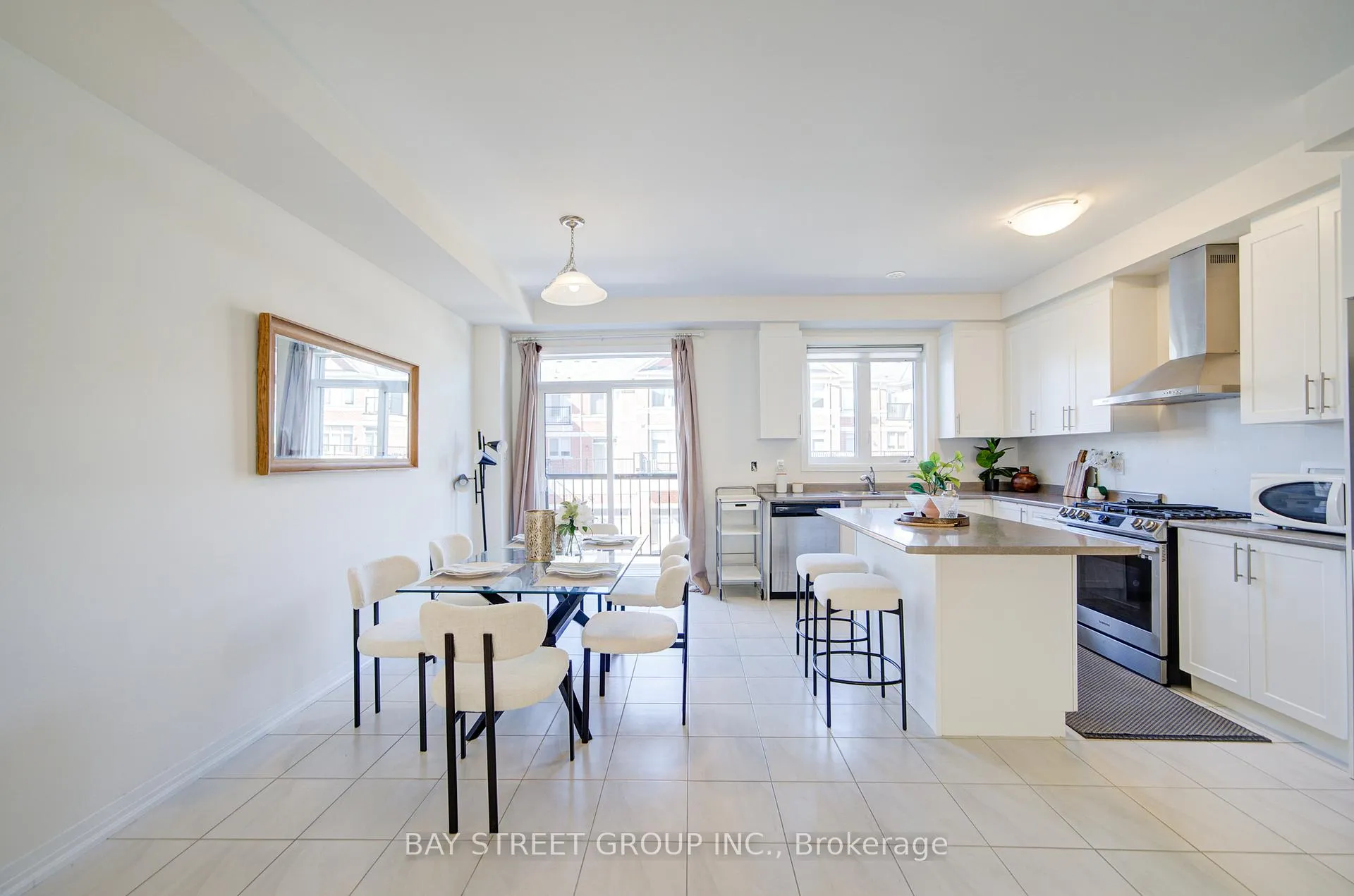 Photo 13 of 28 Sissons Way, Markham, Cedar Grove — HOMEH