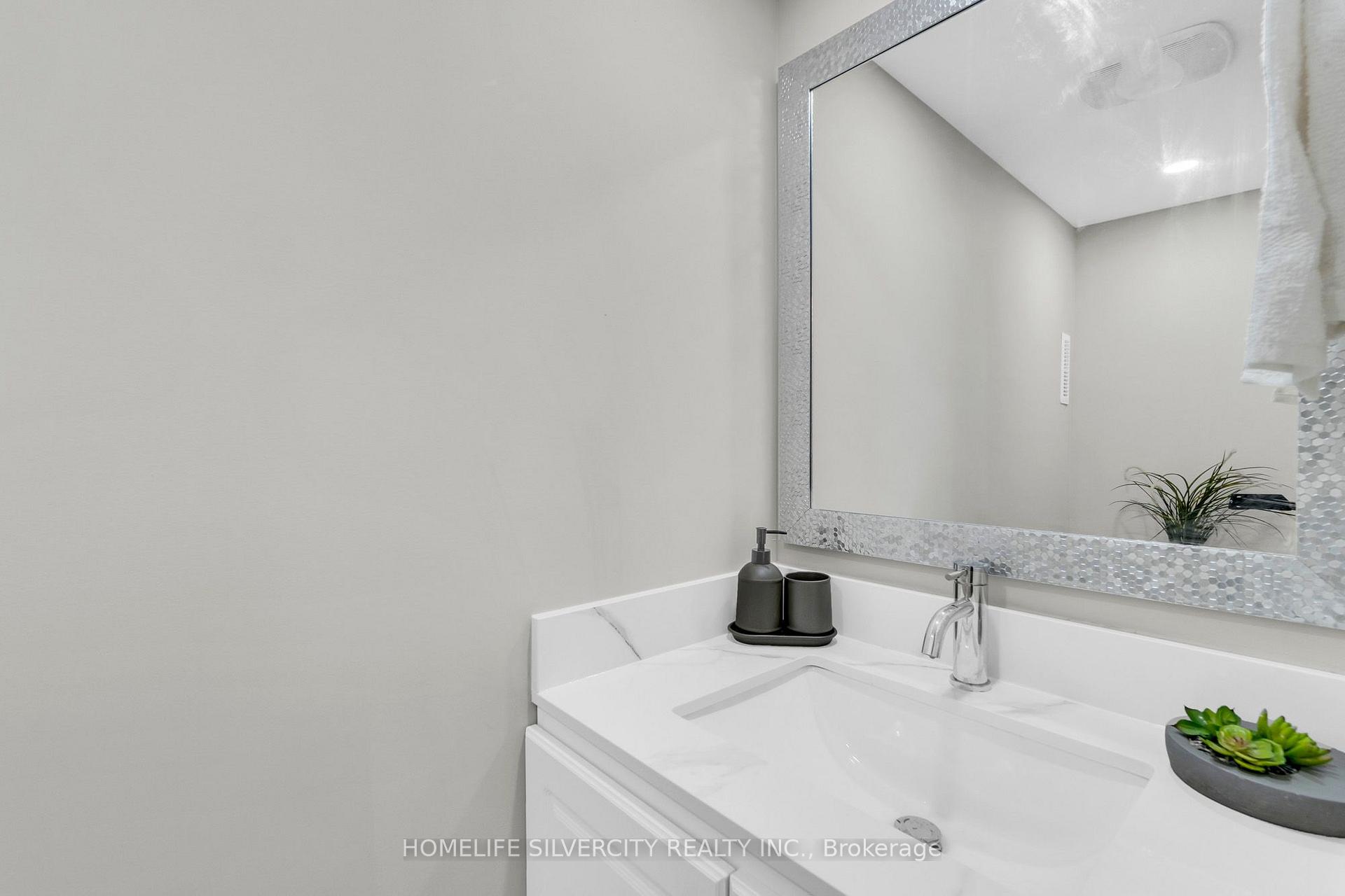 Photo 6 of 33 Sweetbriar Drive, Kitchener, Forest Hill — HOMEH