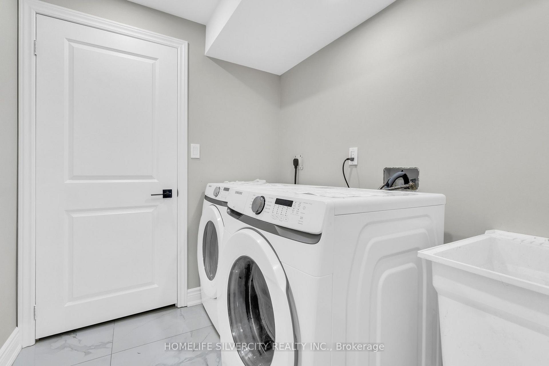 Photo 7 of 33 Sweetbriar Drive, Kitchener, Forest Hill — HOMEH