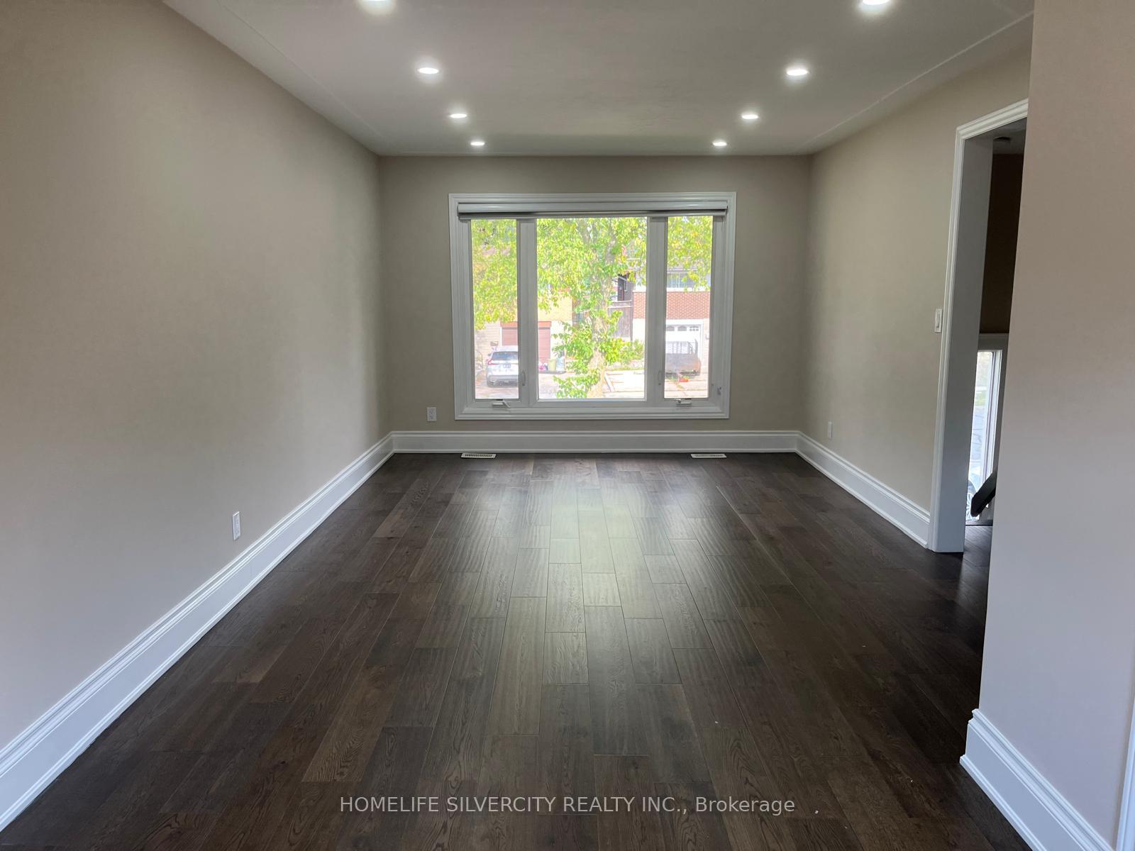 Photo 11 of 33 Sweetbriar Drive, Kitchener, Forest Hill — HOMEH