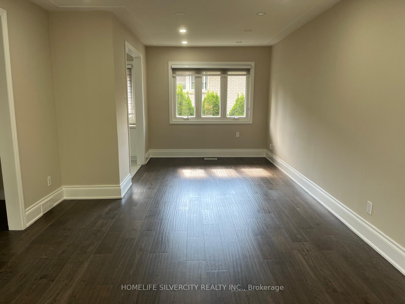 Photo 12 of 33 Sweetbriar Drive, Kitchener, Forest Hill — HOMEH