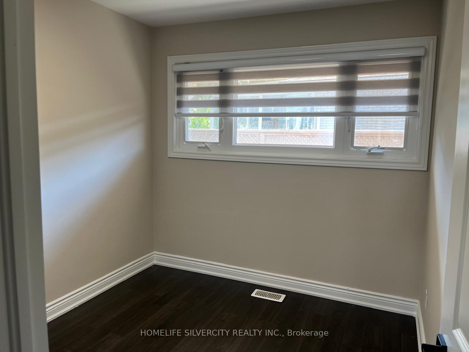 Photo 17 of 33 Sweetbriar Drive, Kitchener, Forest Hill — HOMEH