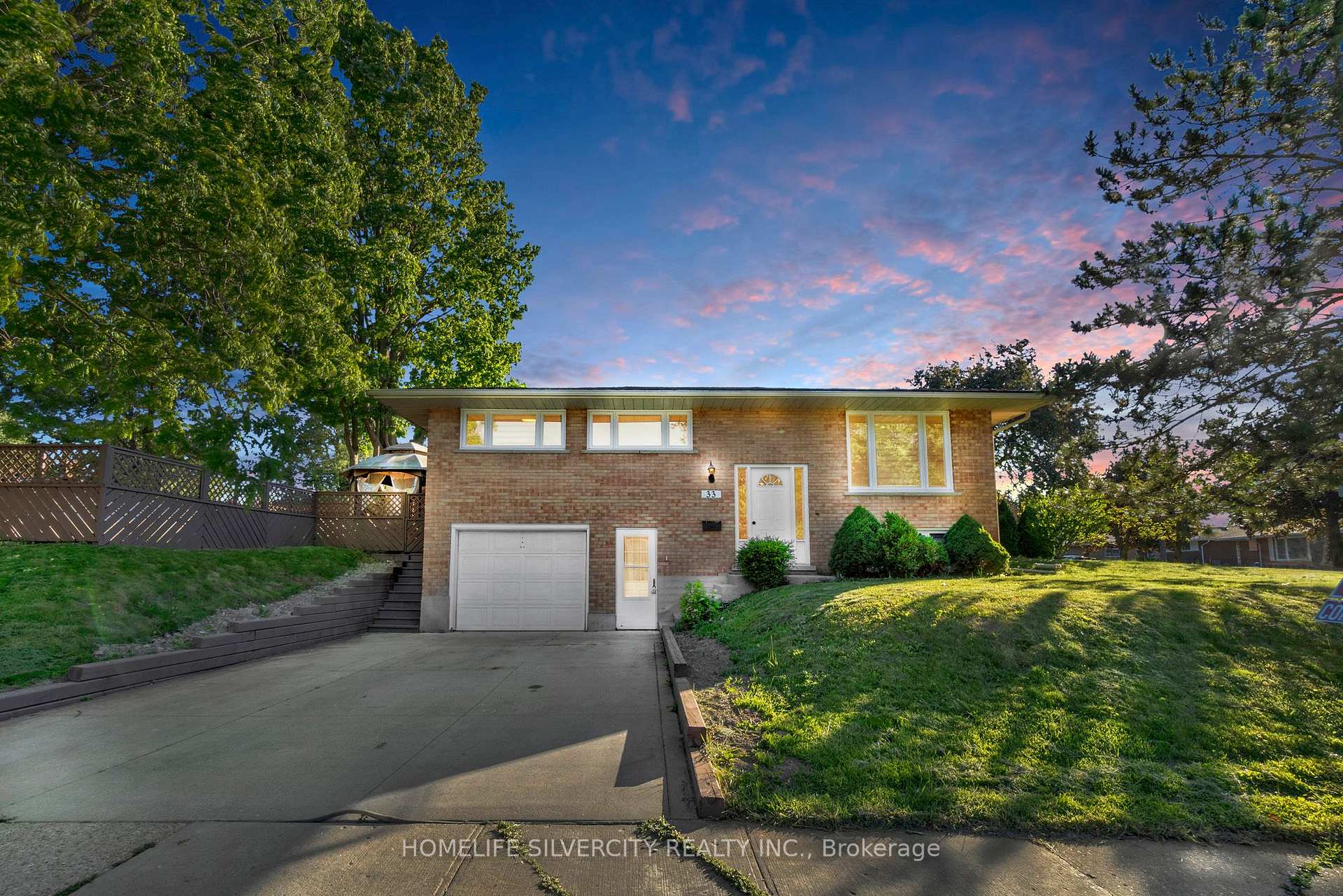 Photo 26 of 33 Sweetbriar Drive, Kitchener, Forest Hill — HOMEH