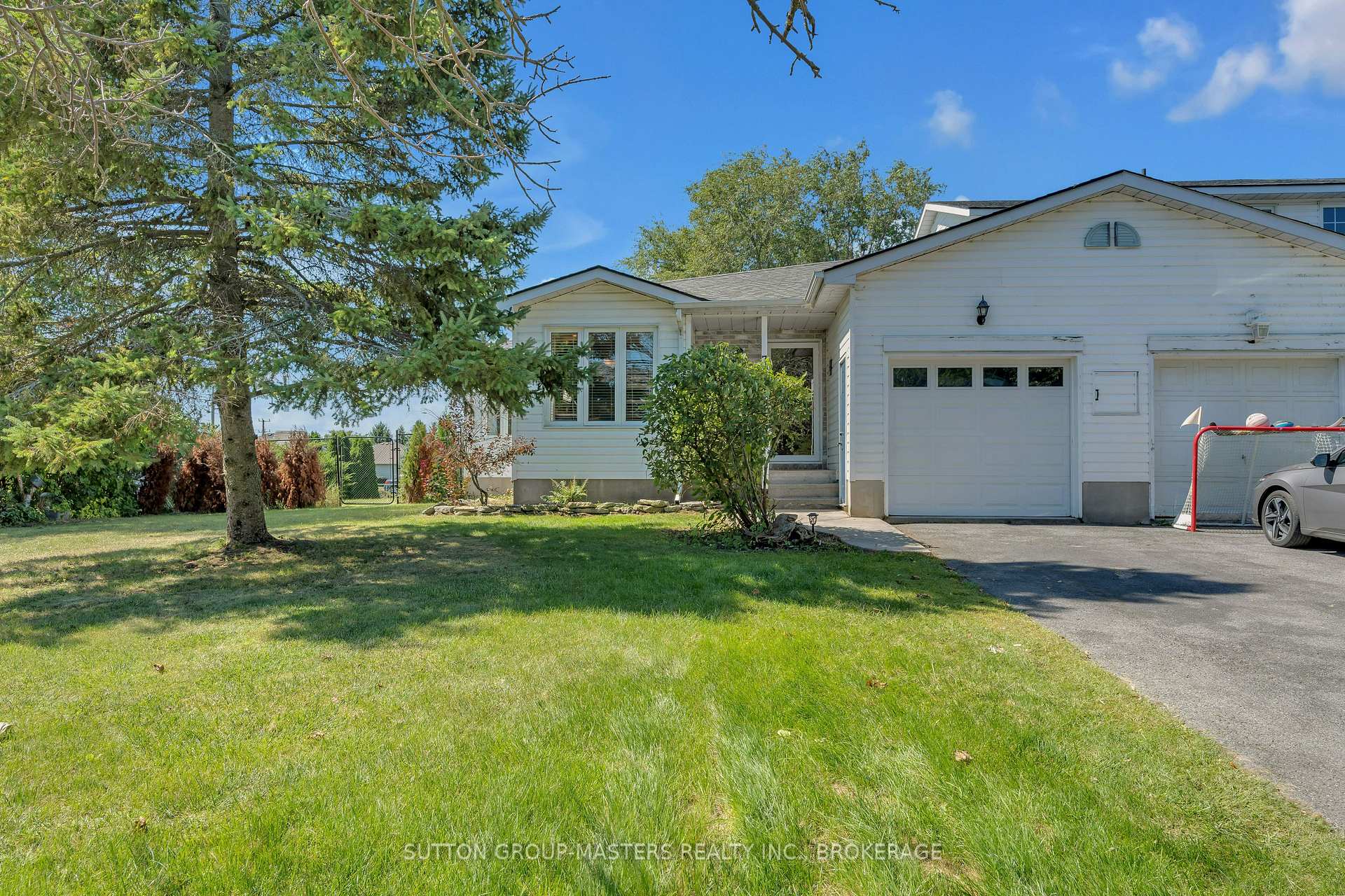 Photo 1 of 71 Davey Crescent, Loyalist, Amherstview — HOMEH