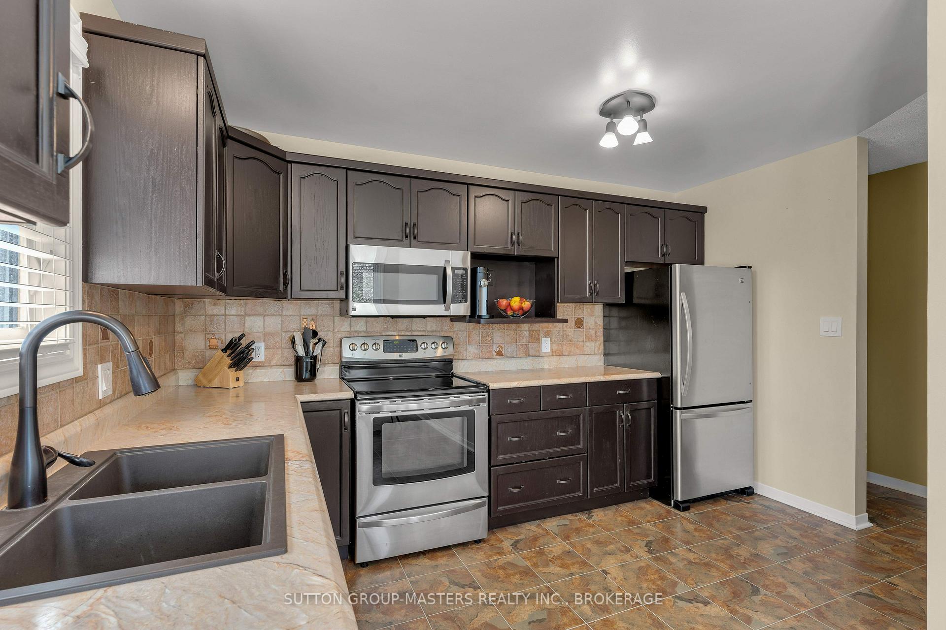 Photo 11 of 71 Davey Crescent, Loyalist, Amherstview — HOMEH