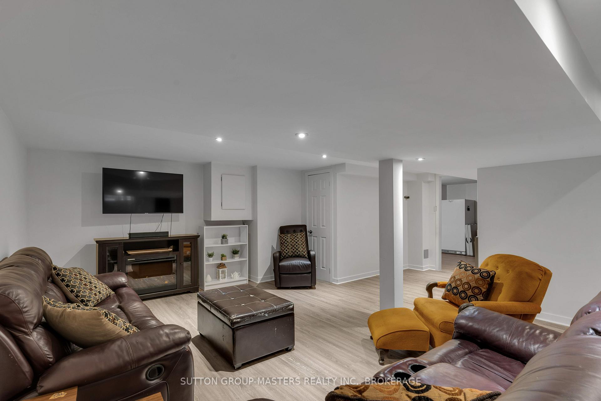 Photo 34 of 71 Davey Crescent, Loyalist, Amherstview — HOMEH