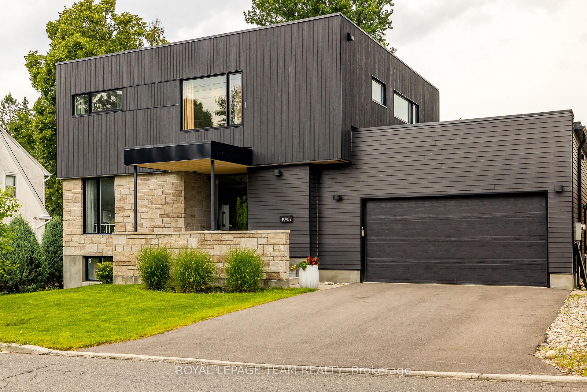 Photo 2 of 1995 Lenester Avenue, Ottawa, McKellar Heights/Glabar Park — HOMEH