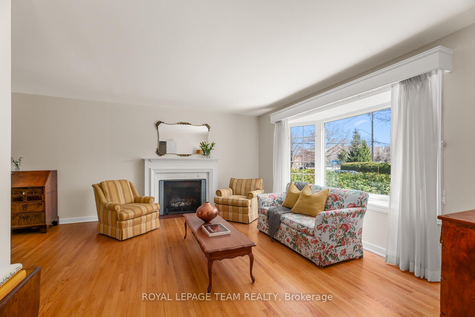 Photo 2 of 793 Dunloe Avenue, Ottawa, Manor Park — HOMEH