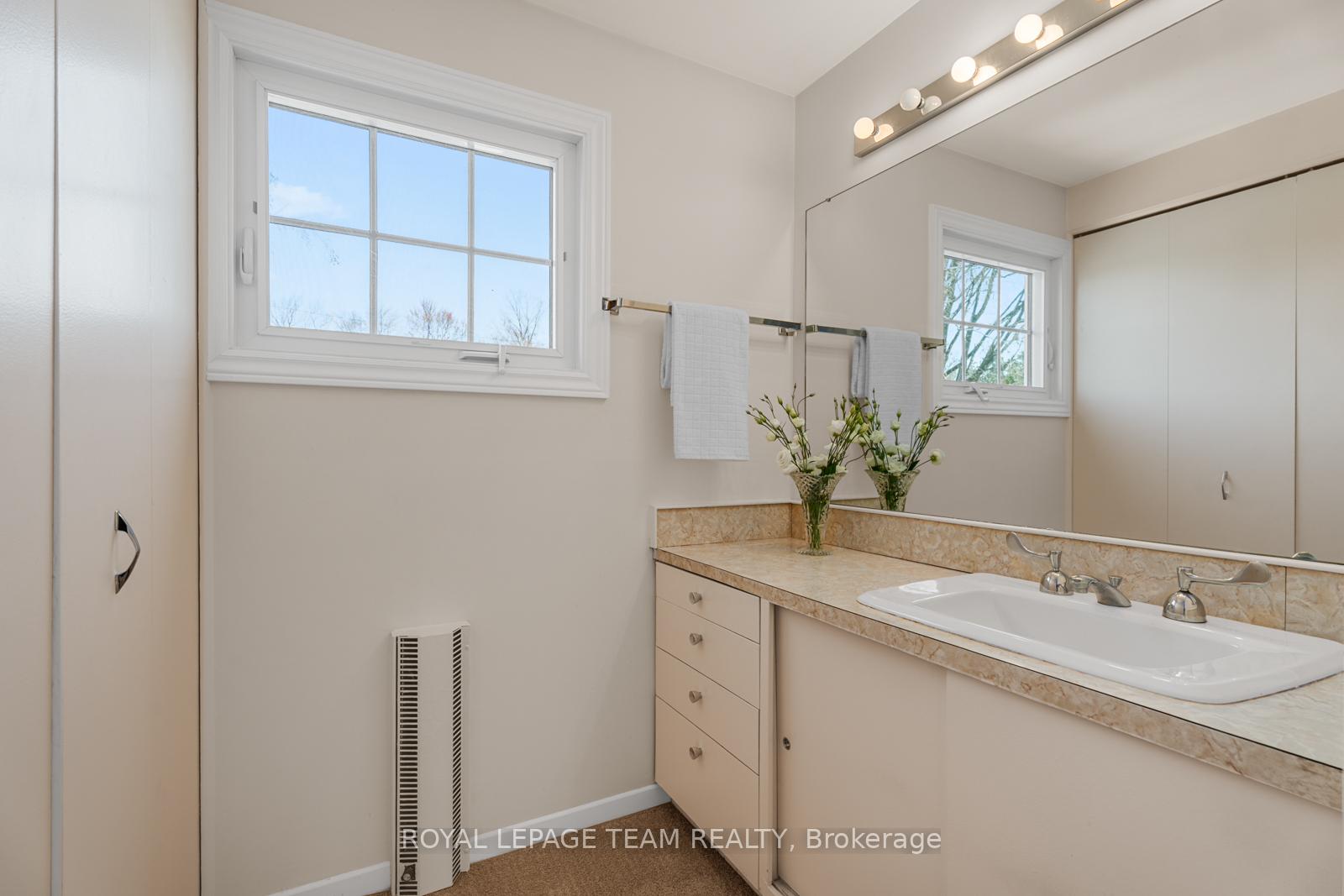 Photo 13 of 793 Dunloe Avenue, Ottawa, Manor Park — HOMEH