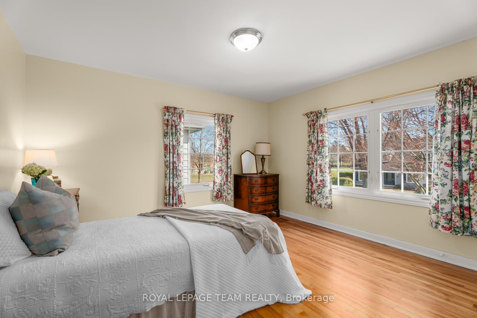 Photo 17 of 793 Dunloe Avenue, Ottawa, Manor Park — HOMEH