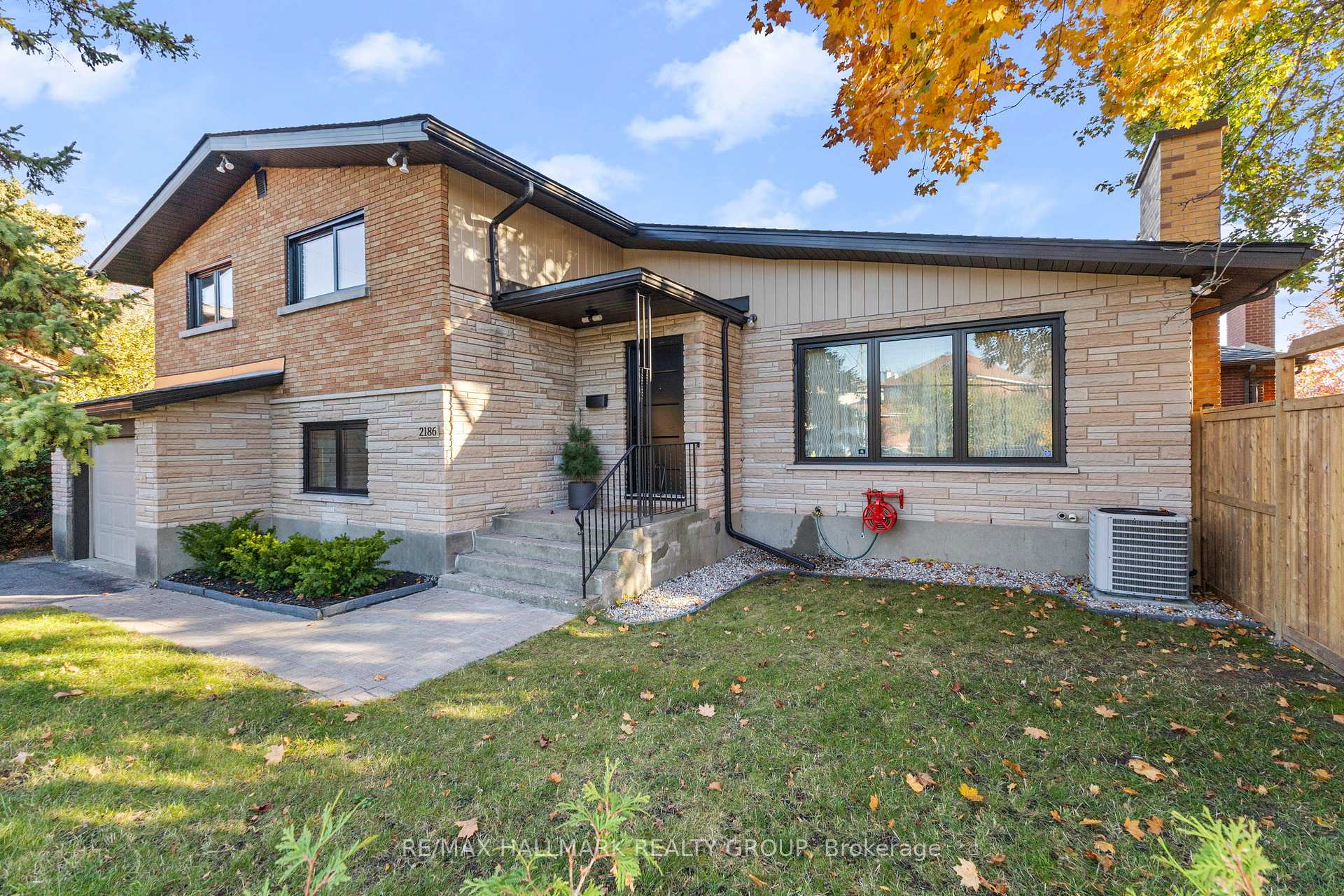 Photo 1 of 2186 Lenester Avenue, Ottawa, McKellar Heights/Glabar Park — HOMEH