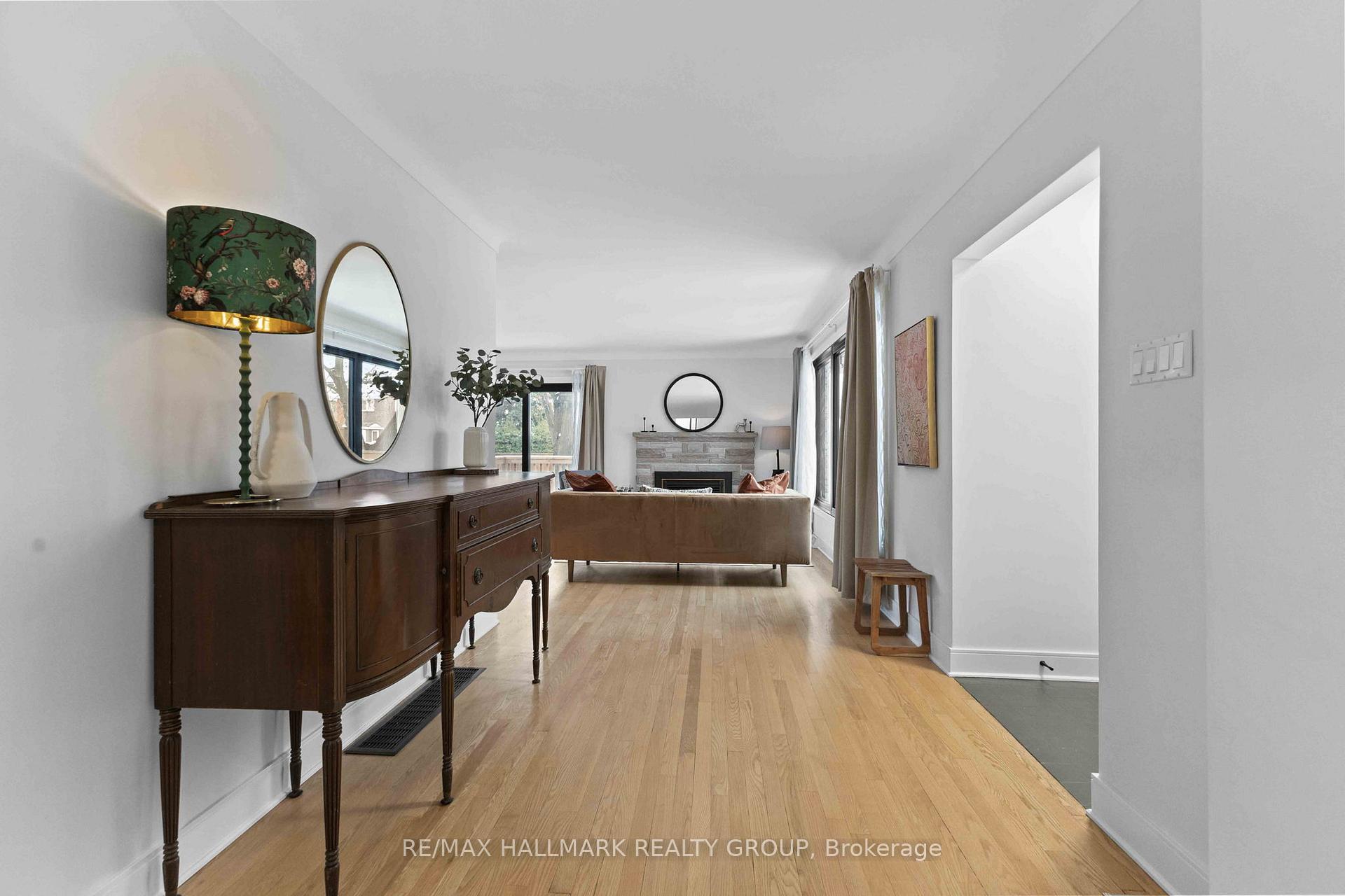 Photo 2 of 2186 Lenester Avenue, Ottawa, McKellar Heights/Glabar Park — HOMEH