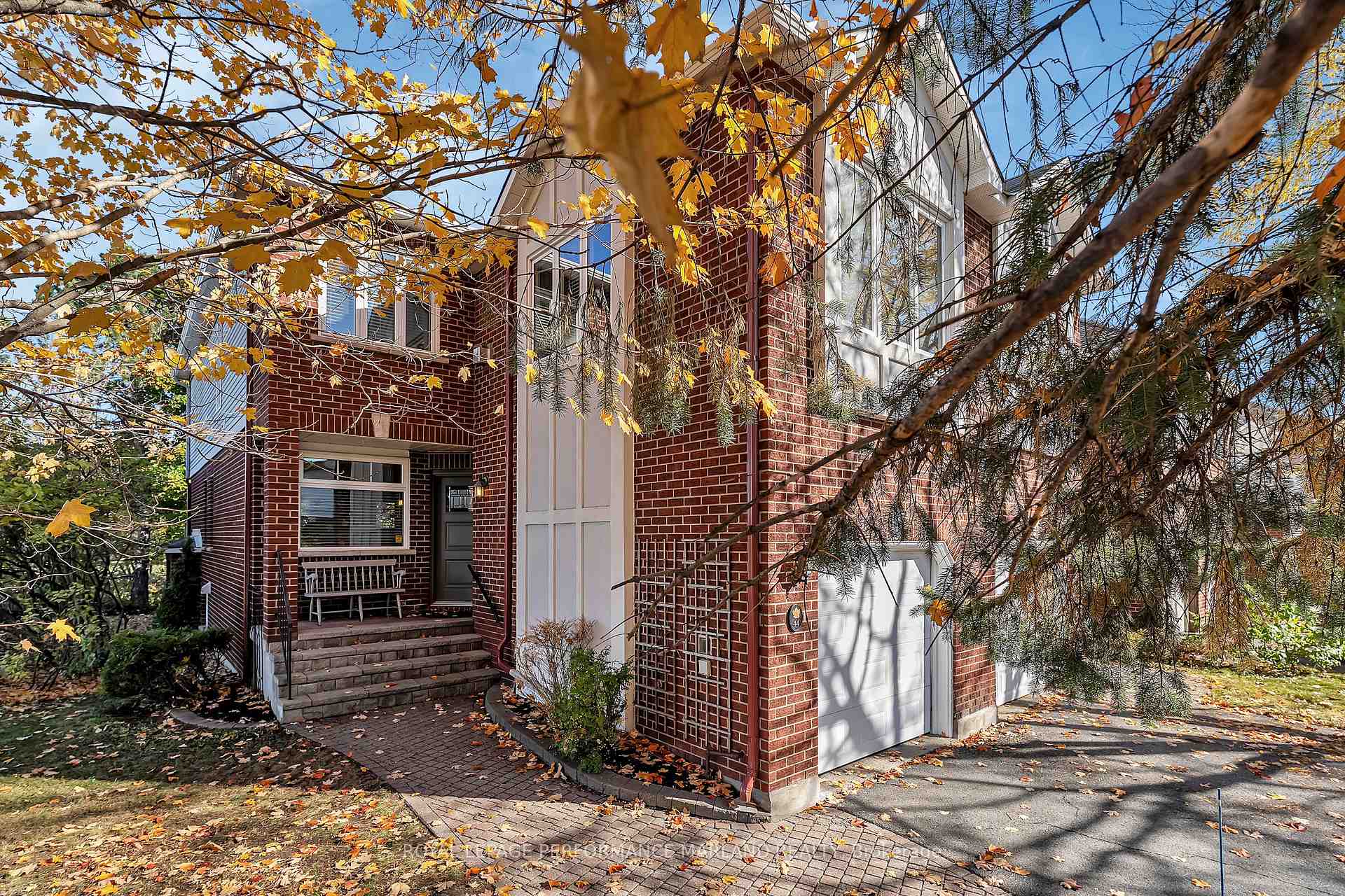 Front of 44 Ashpark Crescent