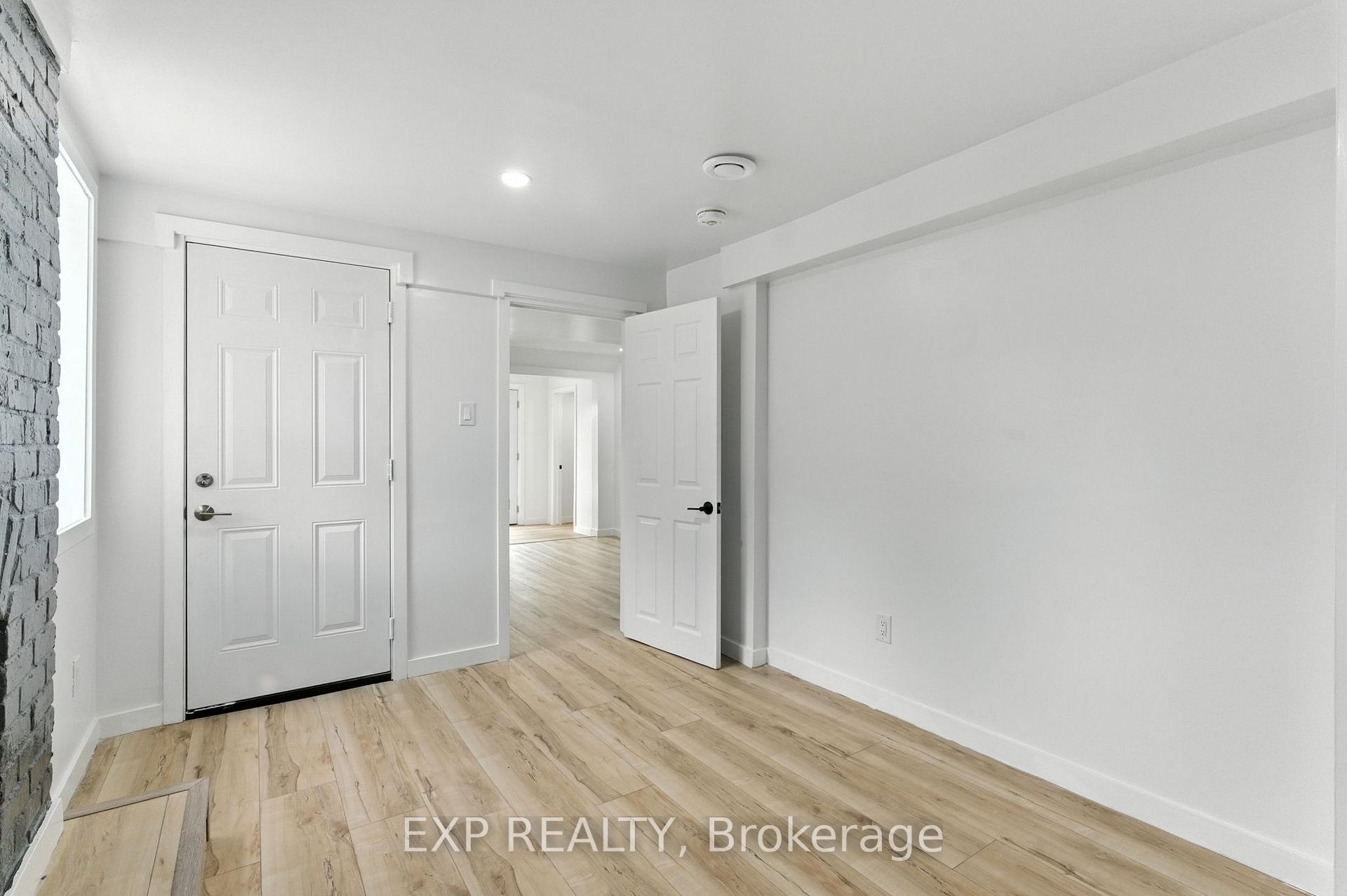 Photo 2 of Unit 2, 564 Brunel Street, Ottawa, CFB Rockcliffe and Area — HOMEH