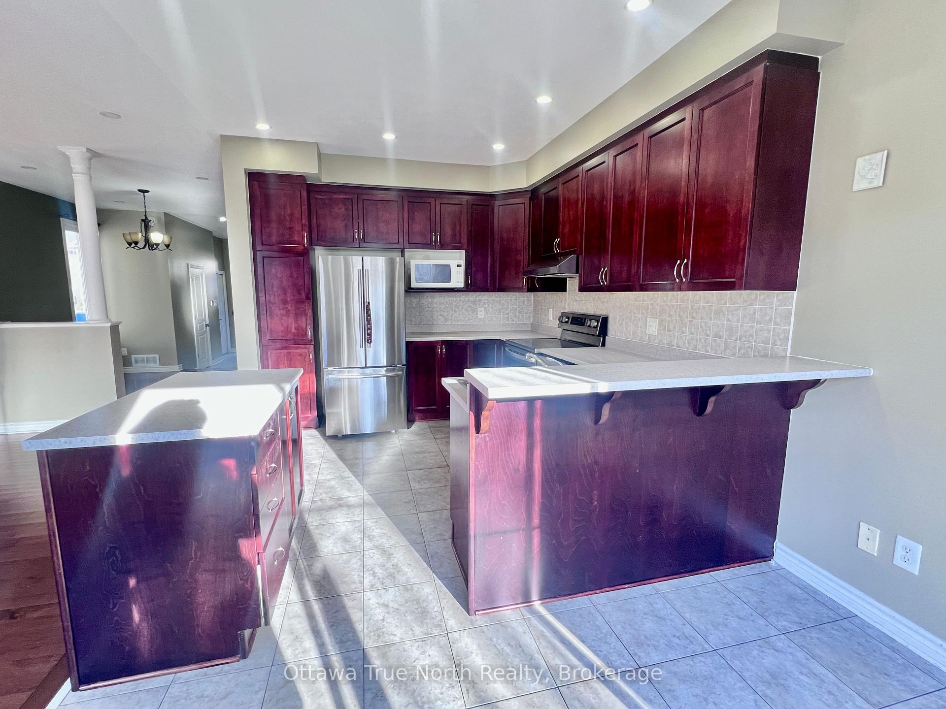 Photo 4 of 459 Celtic Ridge Crescent, Ottawa, Kanata - Morgan's Grant/South March — HOMEH