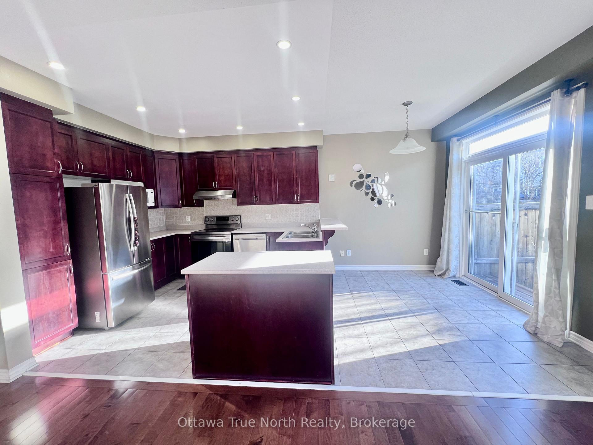 Photo 5 of 459 Celtic Ridge Crescent, Ottawa, Kanata - Morgan's Grant/South March — HOMEH