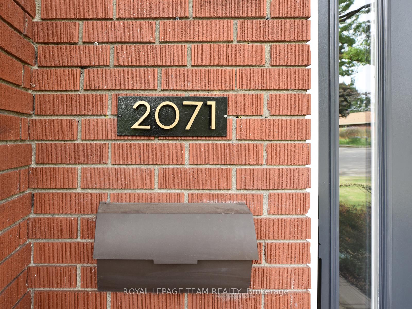 Photo 3 of 2071 Benjamin Avenue, Ottawa, McKellar Heights/Glabar Park — HOMEH