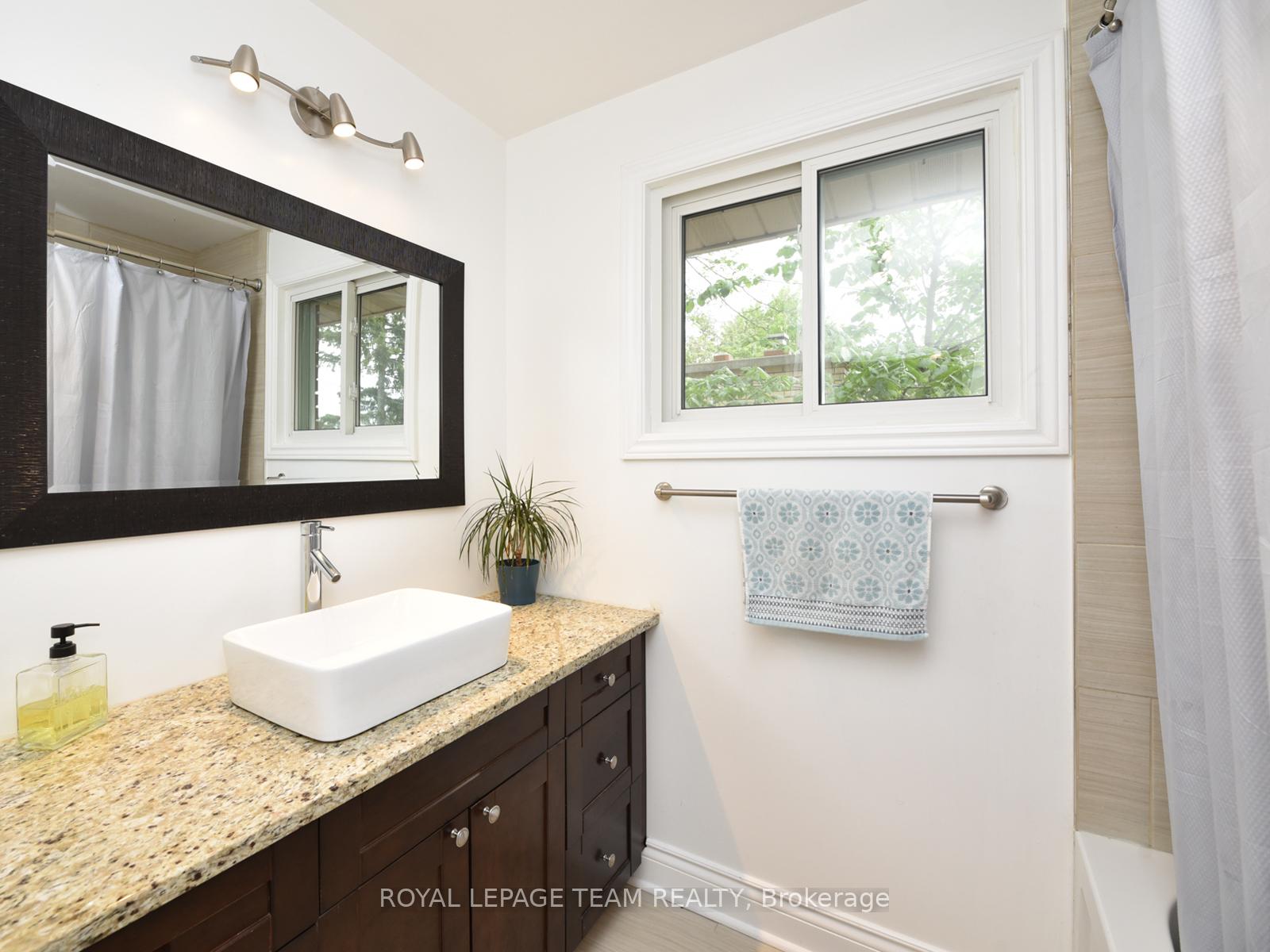 Photo 22 of 2071 Benjamin Avenue, Ottawa, McKellar Heights/Glabar Park — HOMEH