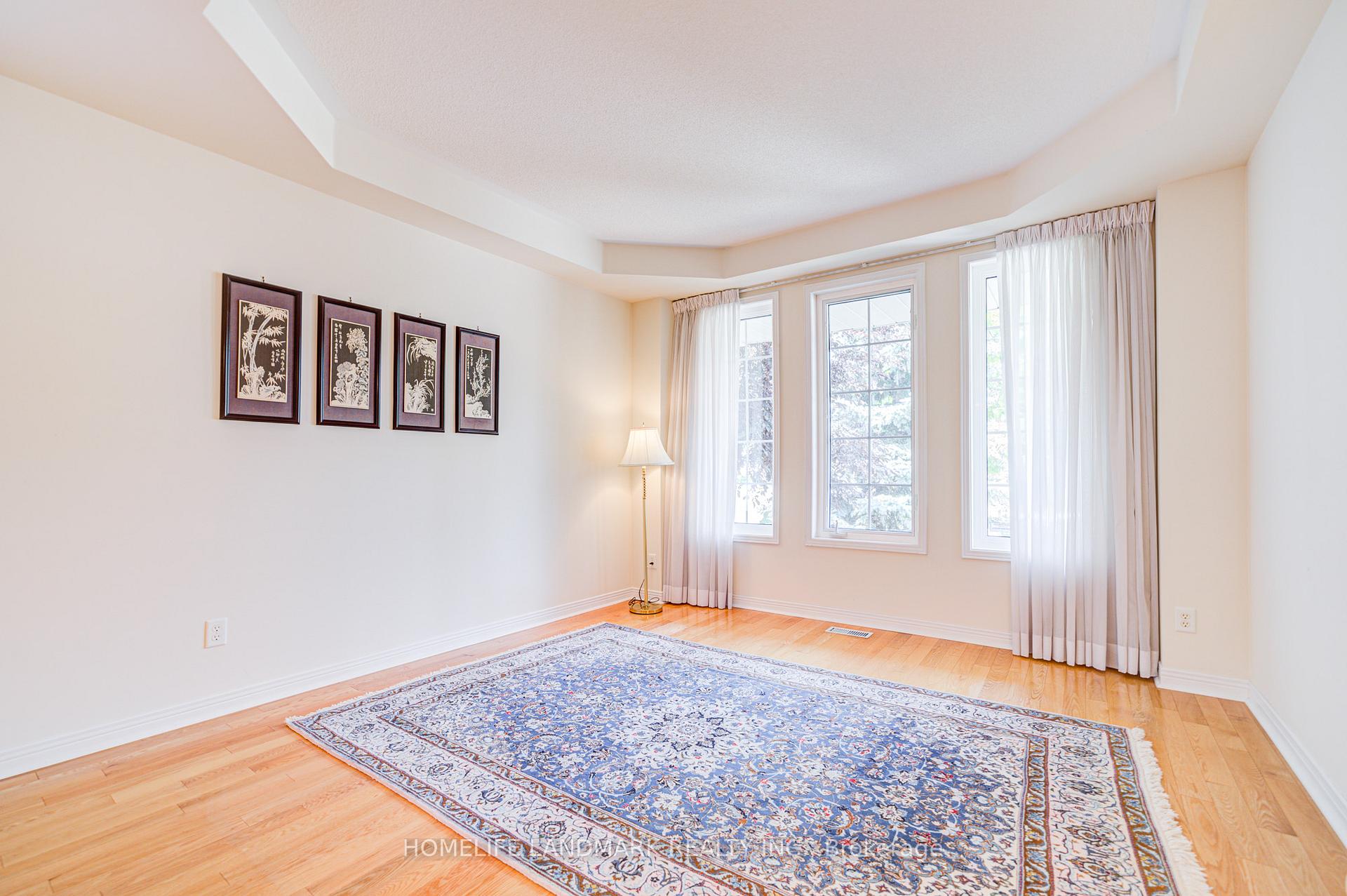 Photo 8 of 3 Burndenford Crescent, Markham, Unionville — HOMEH