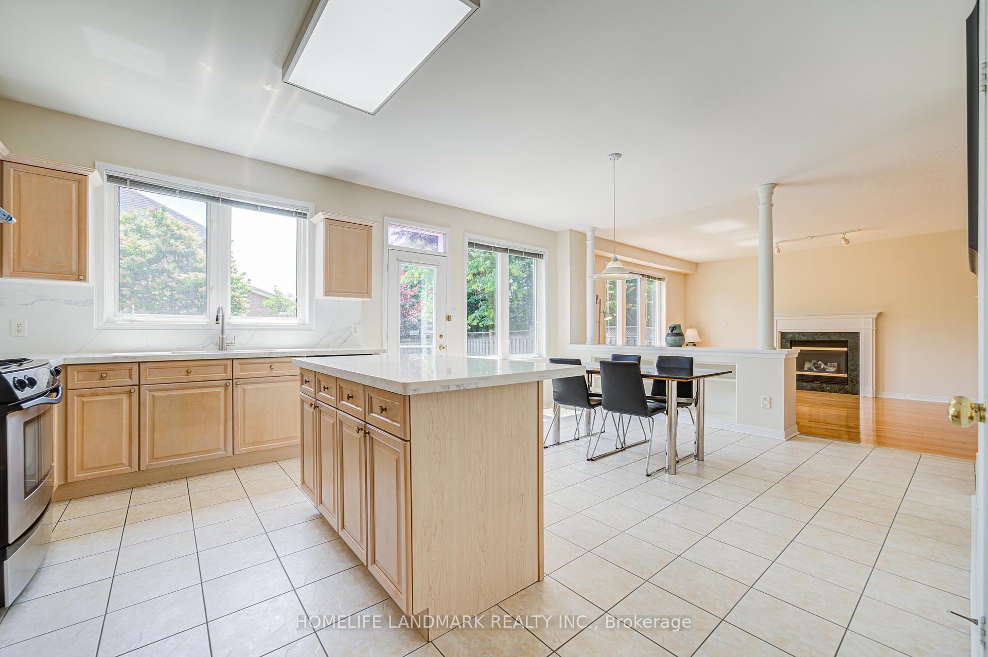 Photo 17 of 3 Burndenford Crescent, Markham, Unionville — HOMEH