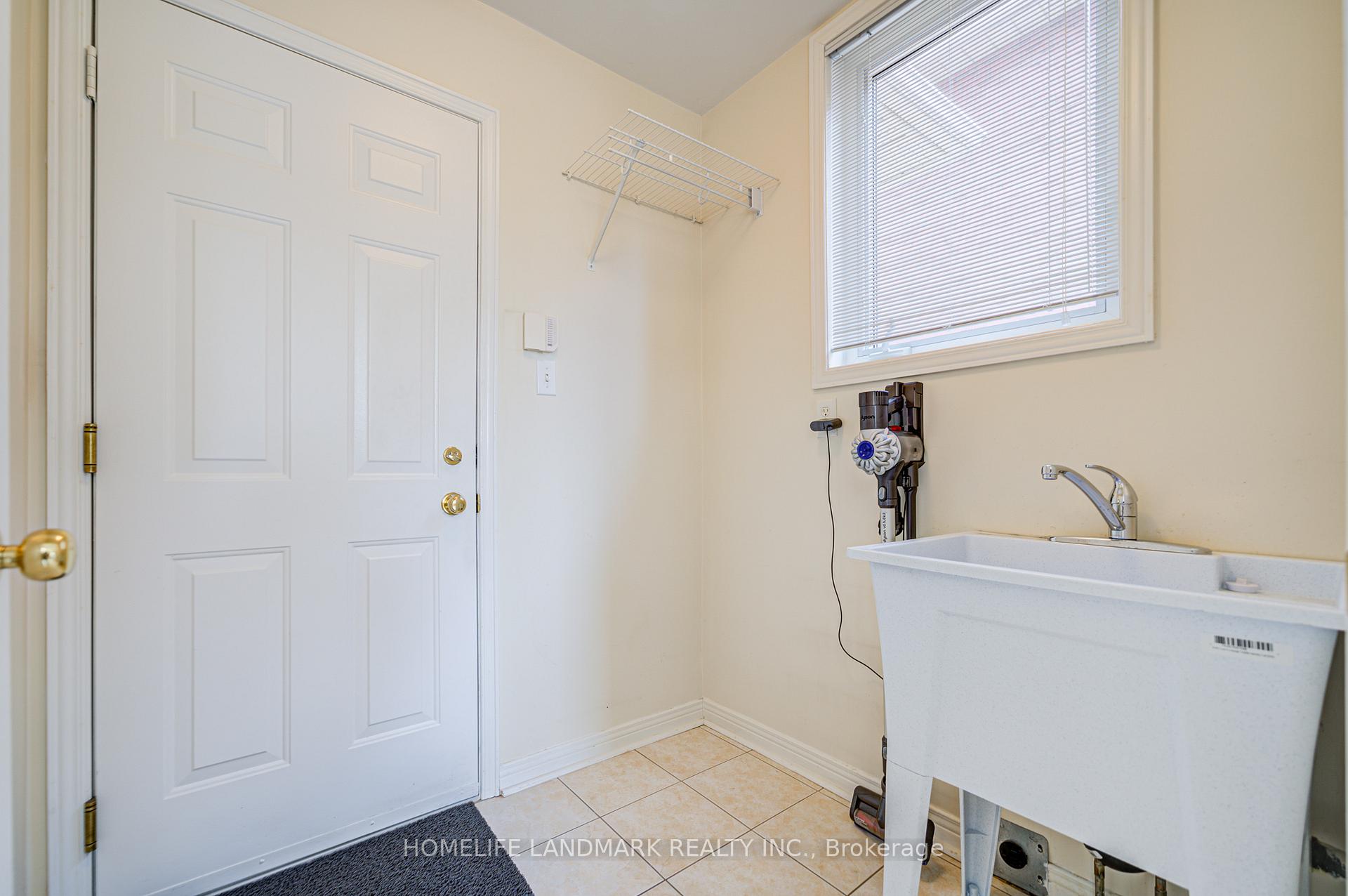 Photo 25 of 3 Burndenford Crescent, Markham, Unionville — HOMEH
