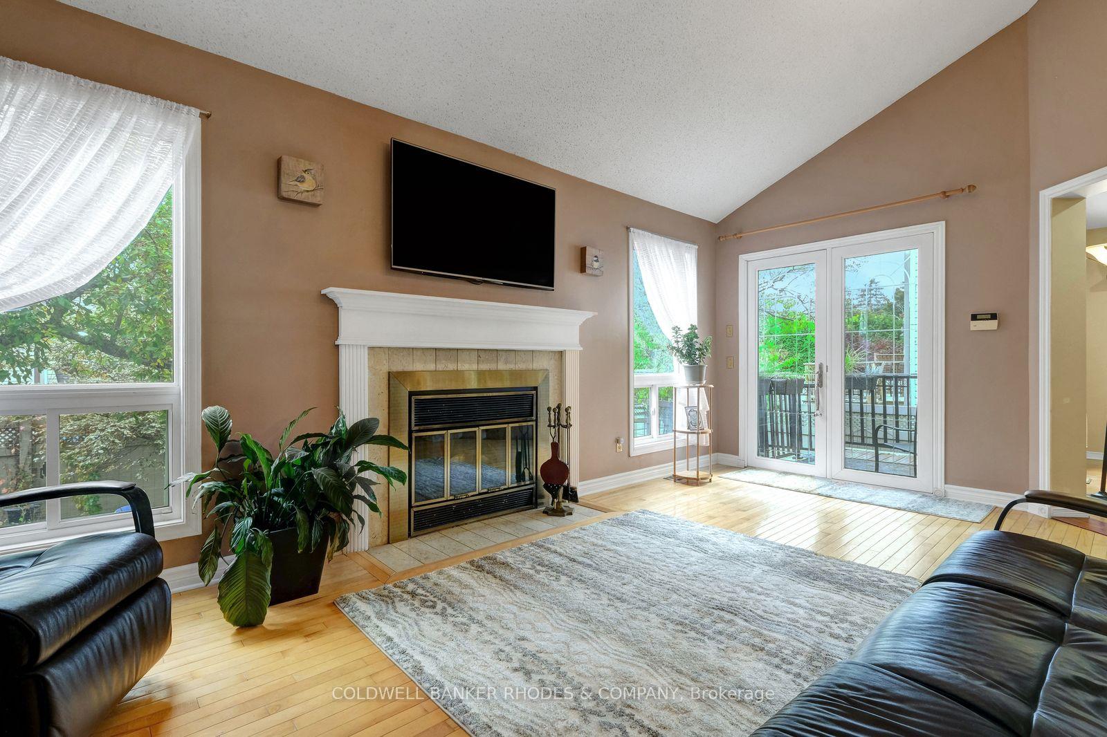 Photo 13 of 12 Bramblegrove Crescent, Ottawa, Hunt Club Park/Greenboro — HOMEH