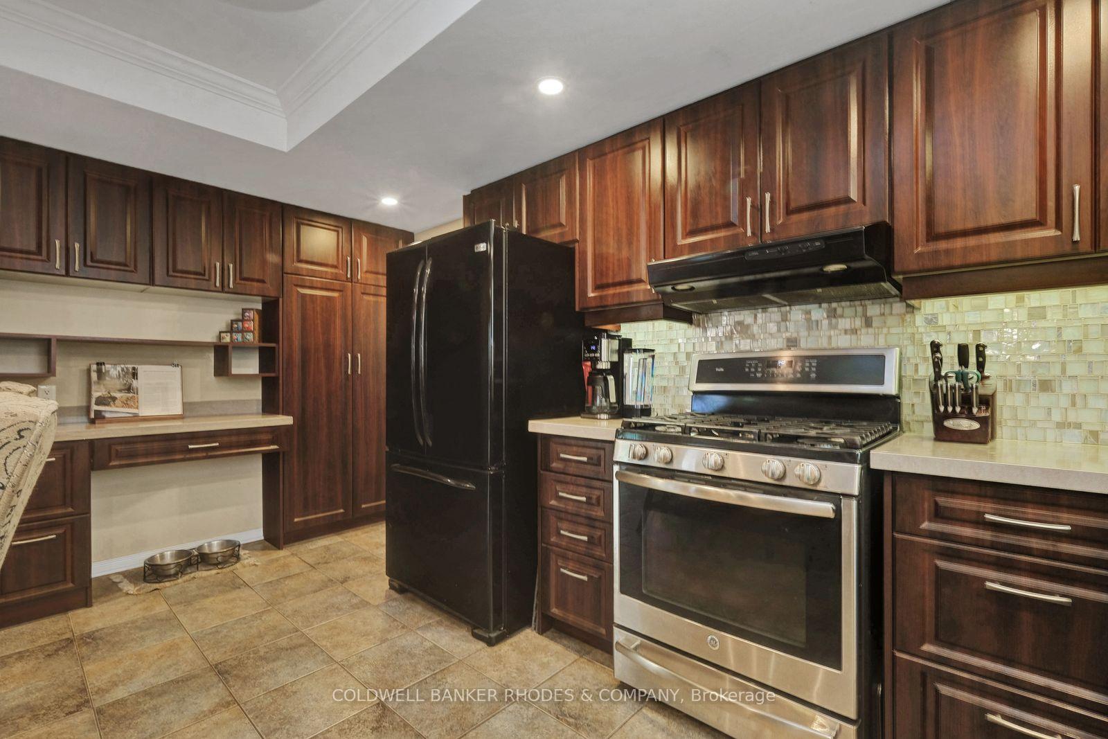 Photo 16 of 12 Bramblegrove Crescent, Ottawa, Hunt Club Park/Greenboro — HOMEH