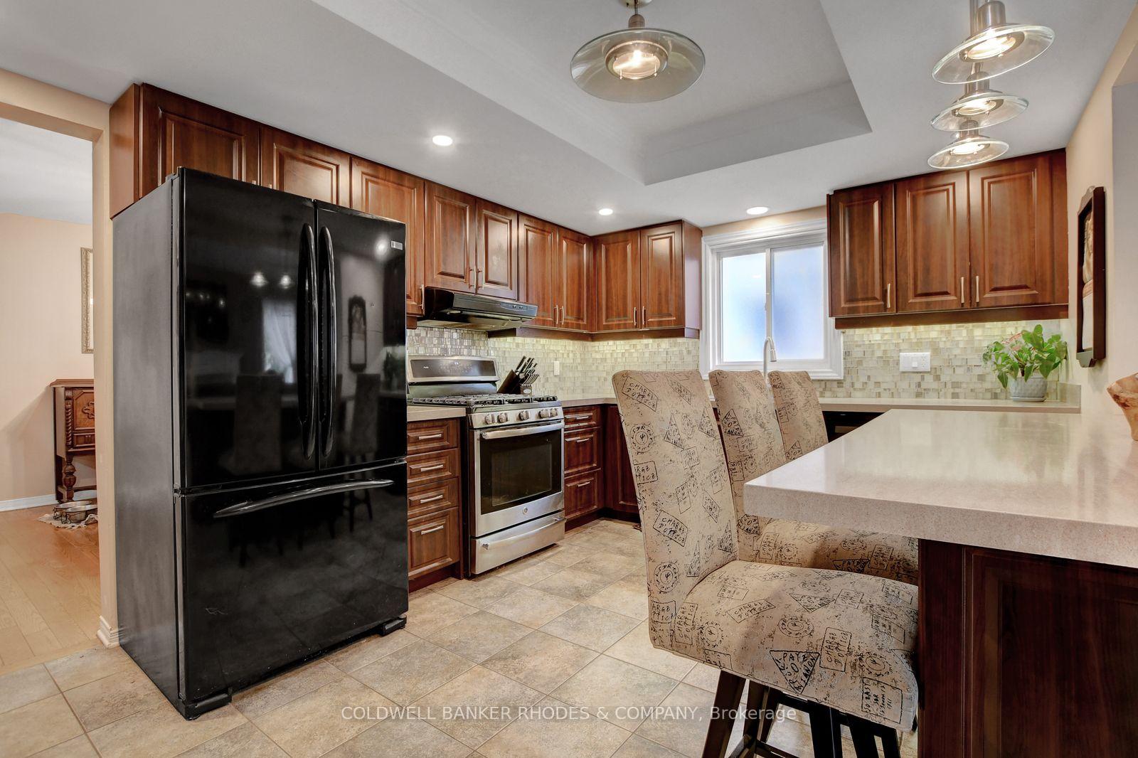 Photo 17 of 12 Bramblegrove Crescent, Ottawa, Hunt Club Park/Greenboro — HOMEH
