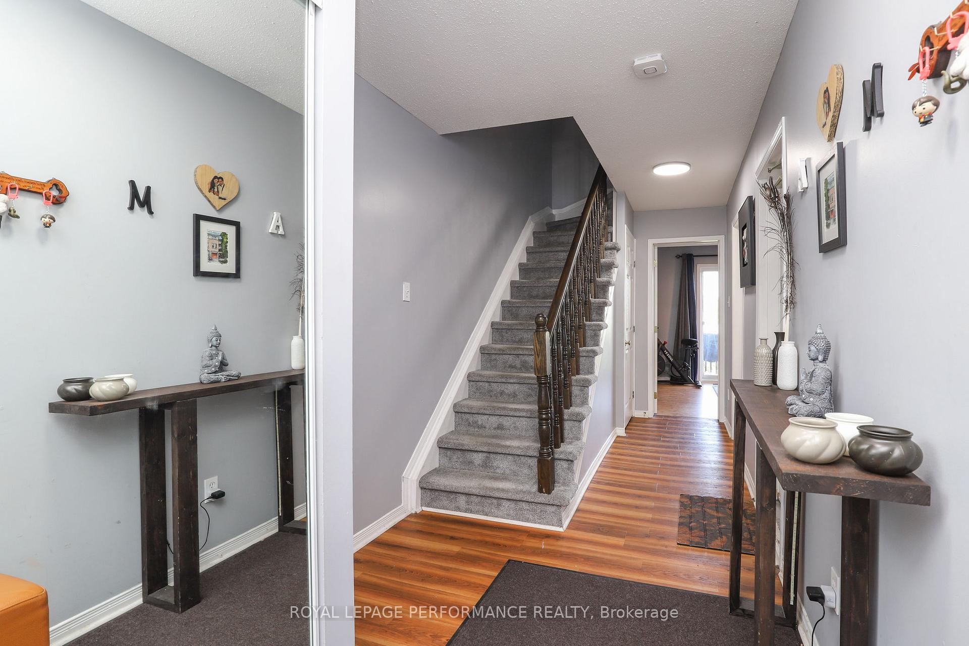 Photo 4 of 27 Drayton Private, Ottawa, CFB Rockcliffe and Area — HOMEH
