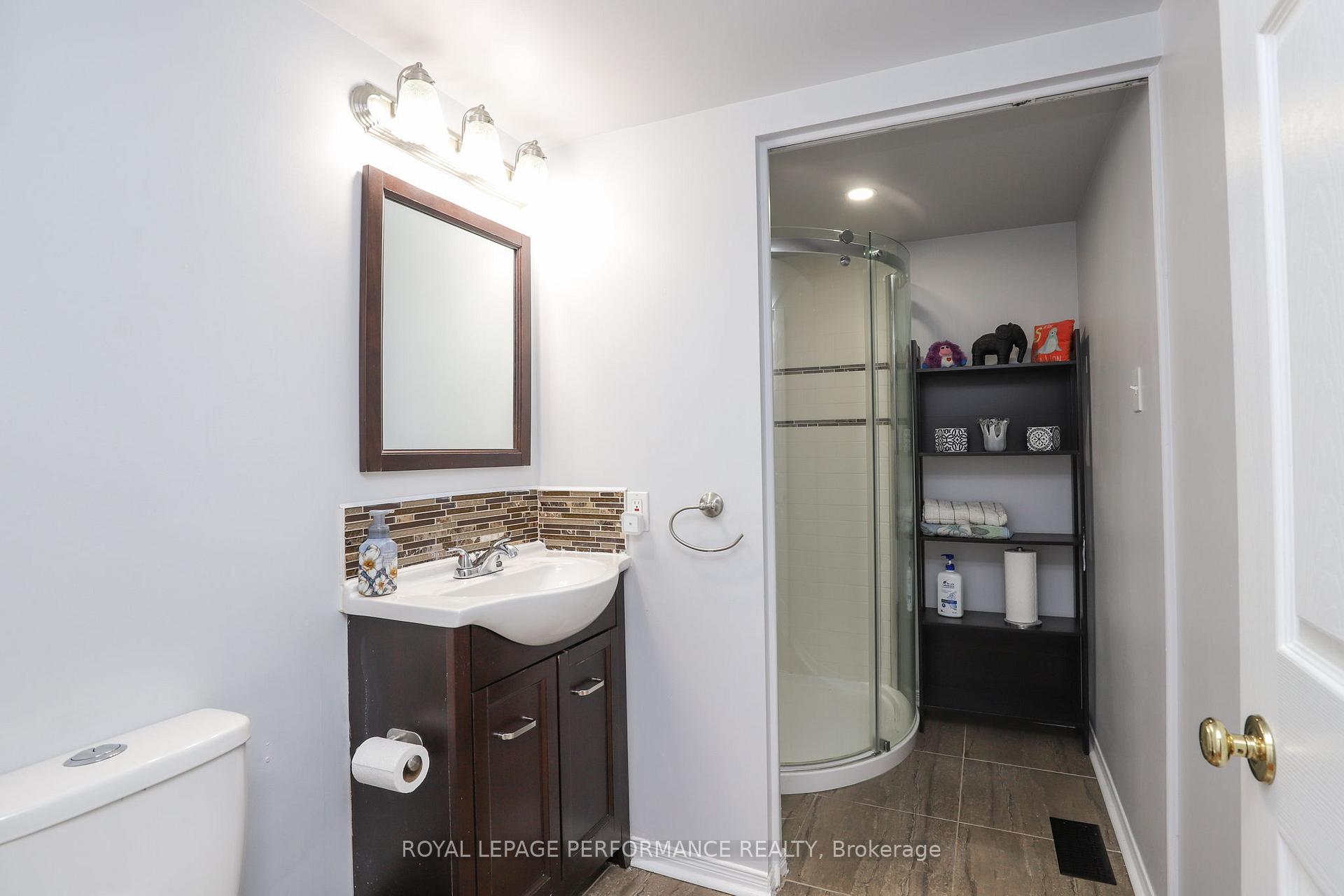 Photo 9 of 27 Drayton Private, Ottawa, CFB Rockcliffe and Area — HOMEH