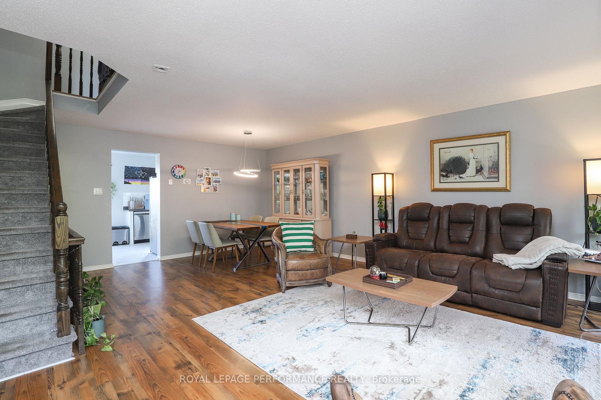 Photo 11 of 27 Drayton Private, Ottawa, CFB Rockcliffe and Area — HOMEH