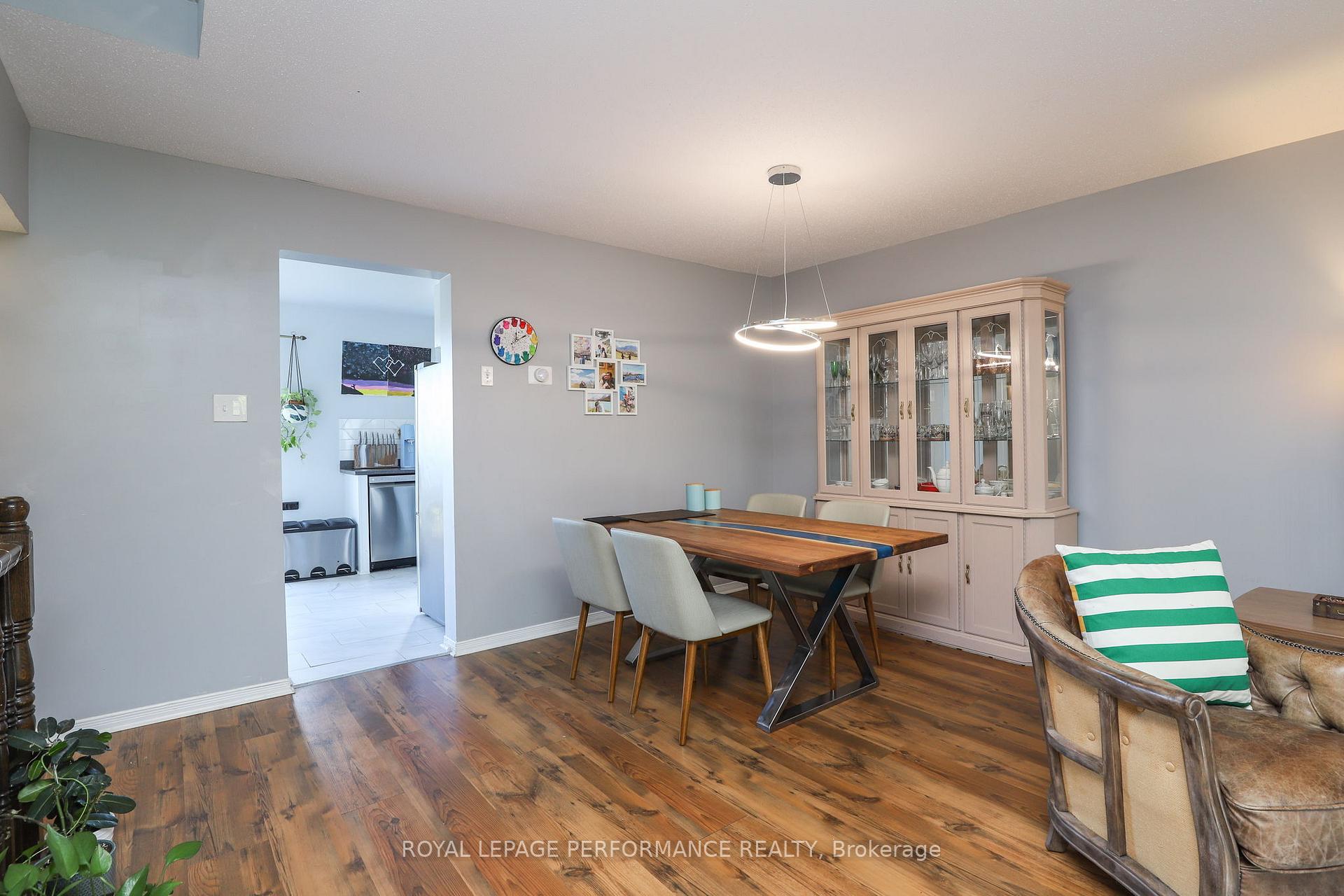 Photo 14 of 27 Drayton Private, Ottawa, CFB Rockcliffe and Area — HOMEH