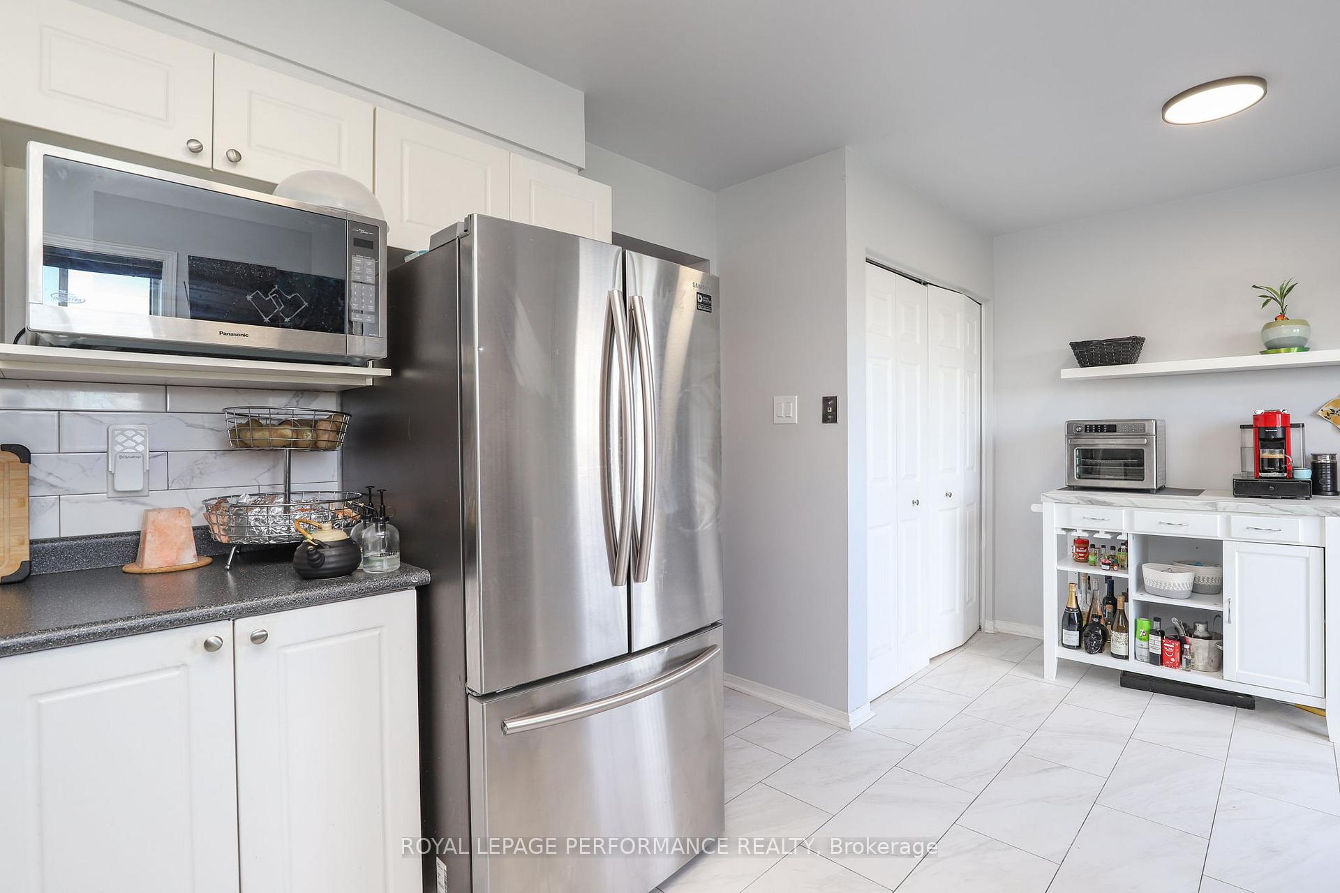 Photo 16 of 27 Drayton Private, Ottawa, CFB Rockcliffe and Area — HOMEH