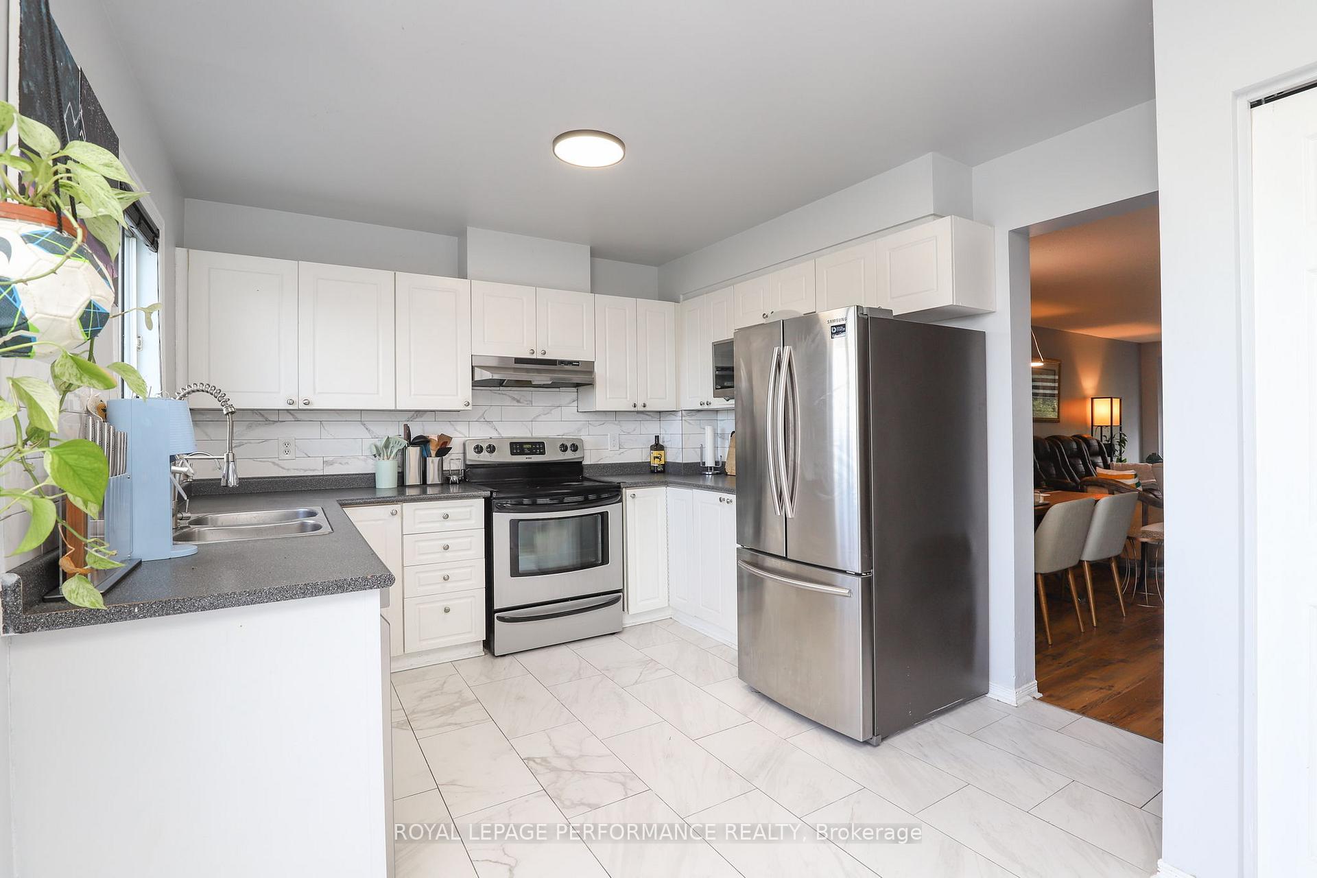 Photo 17 of 27 Drayton Private, Ottawa, CFB Rockcliffe and Area — HOMEH